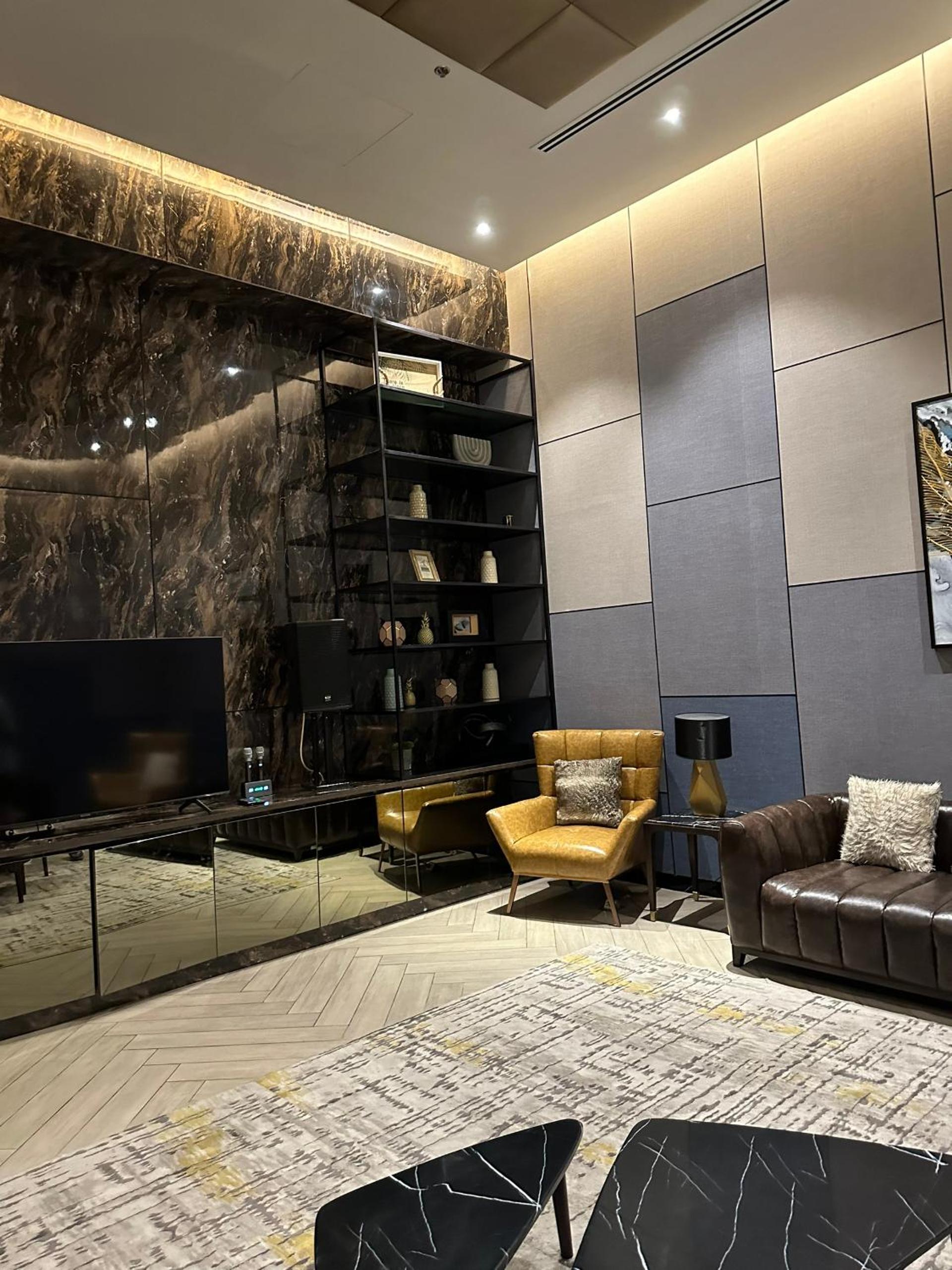 Feliz Luxurry Duplex Apartment Saigon