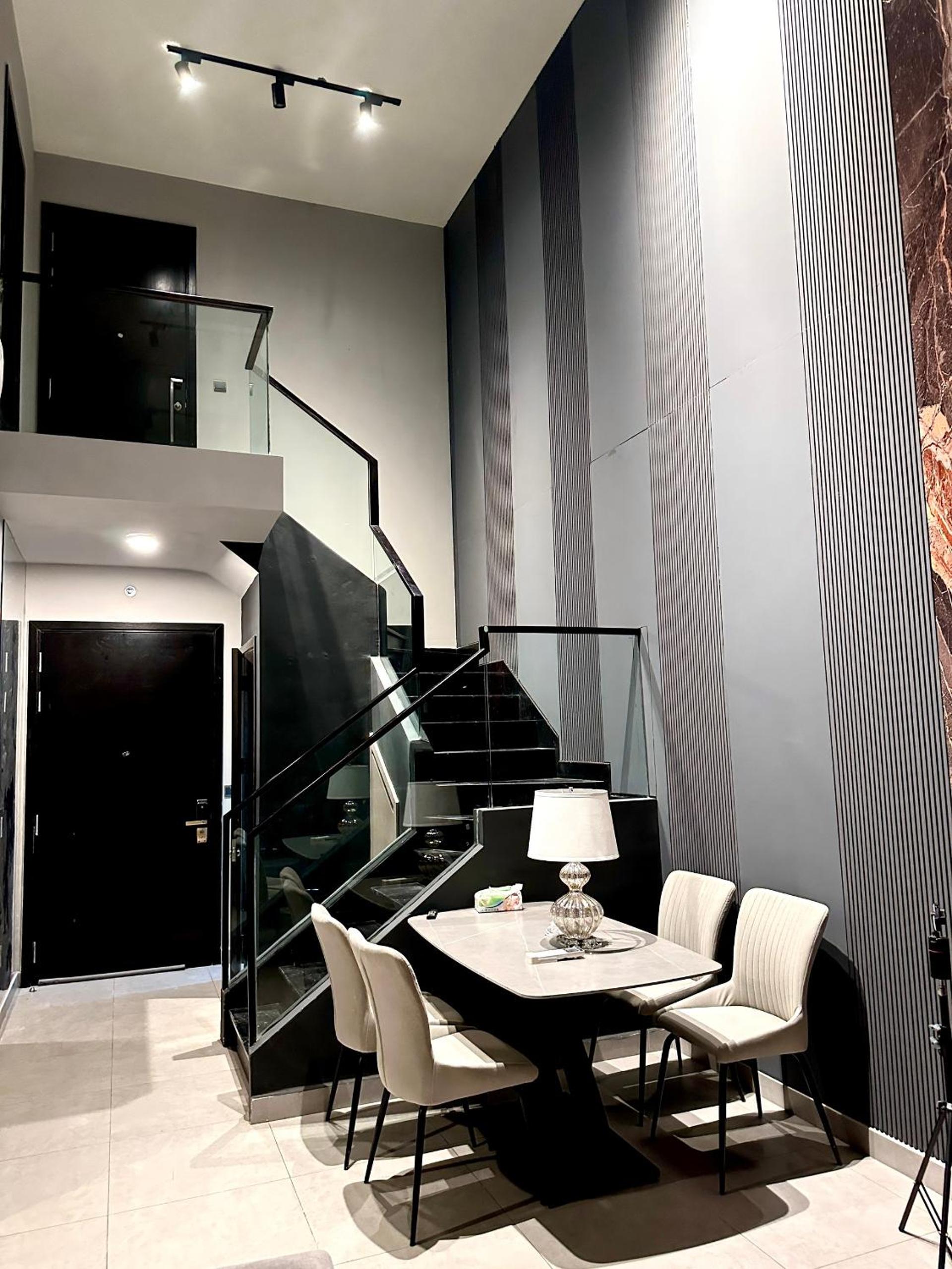 Feliz Luxurry Duplex Apartment Saigon
