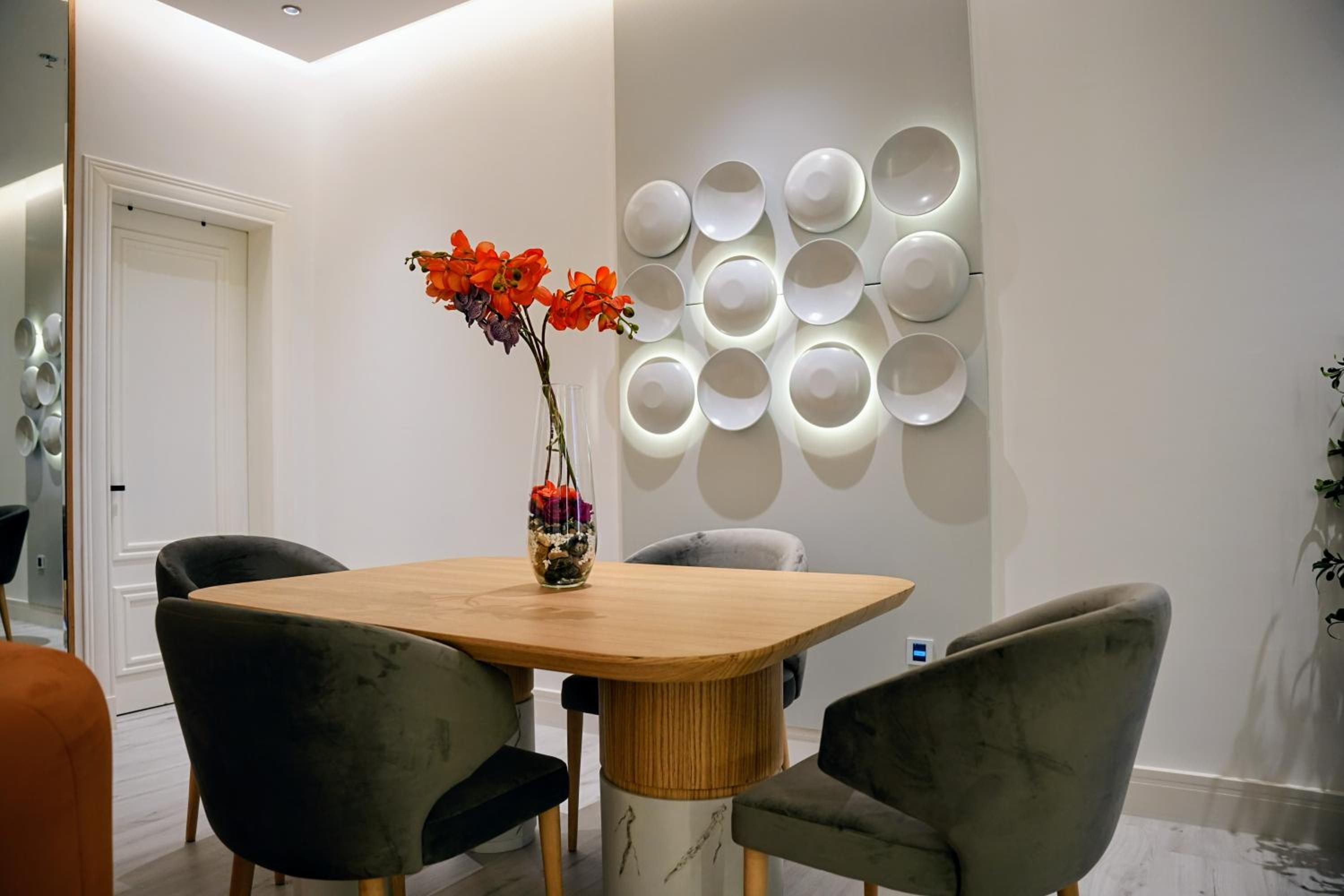 Luxury Smart Apartment E12