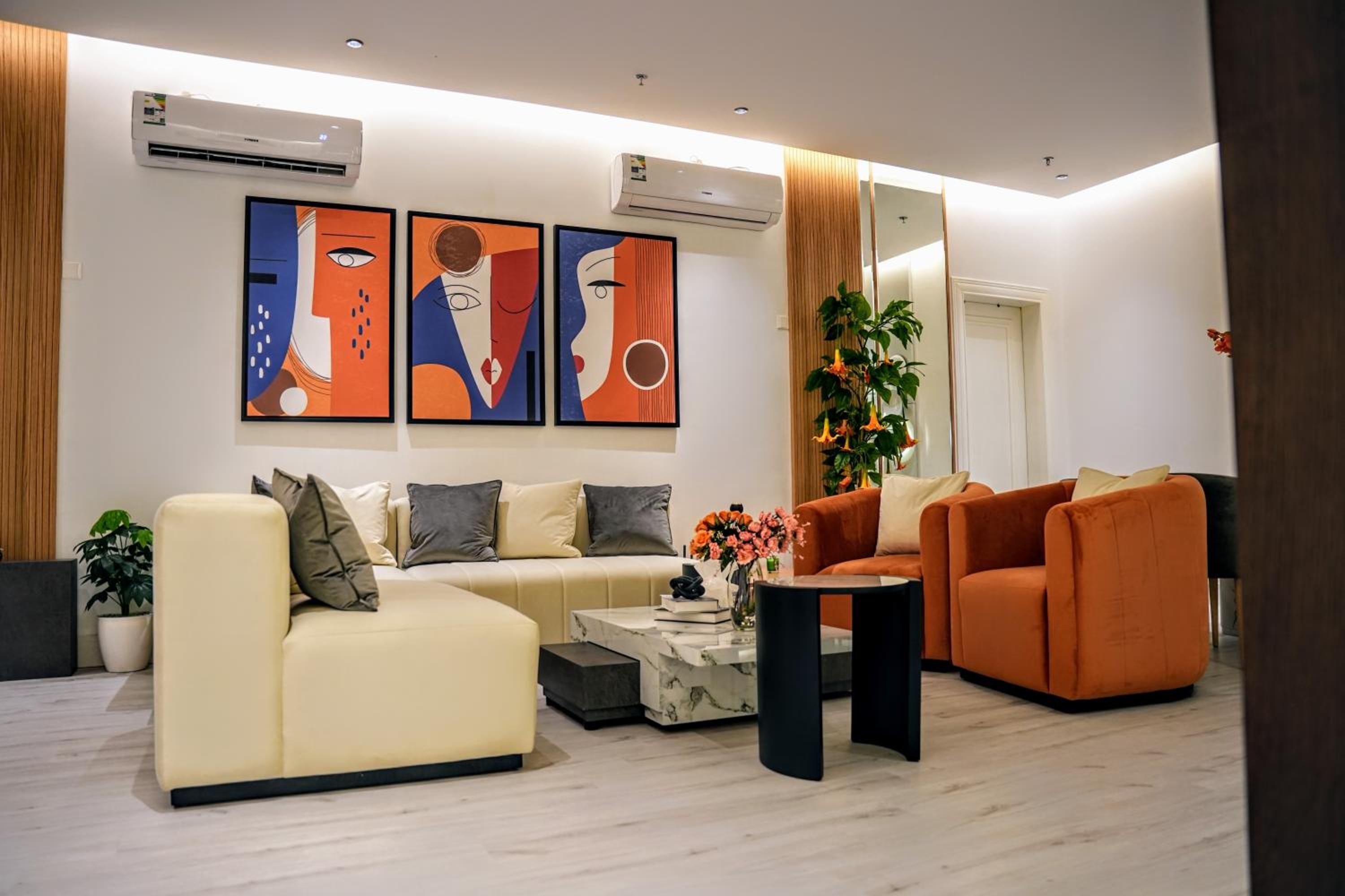 Luxury Smart Apartment E12