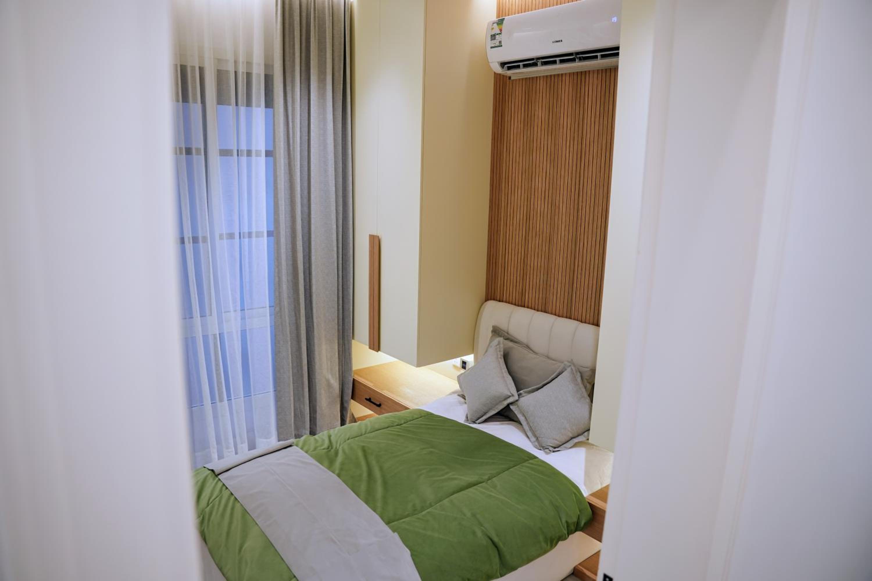 Luxury Smart Apartment E12