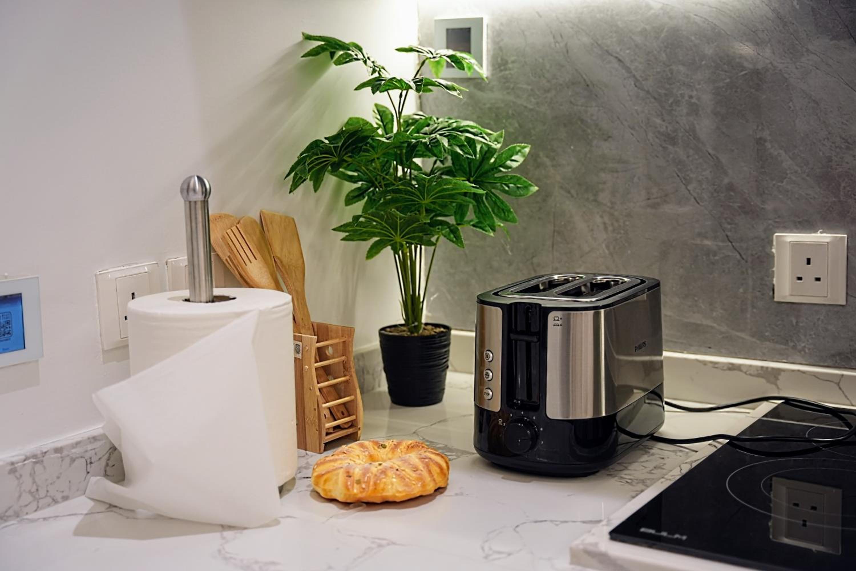 Luxury Smart Apartment E12