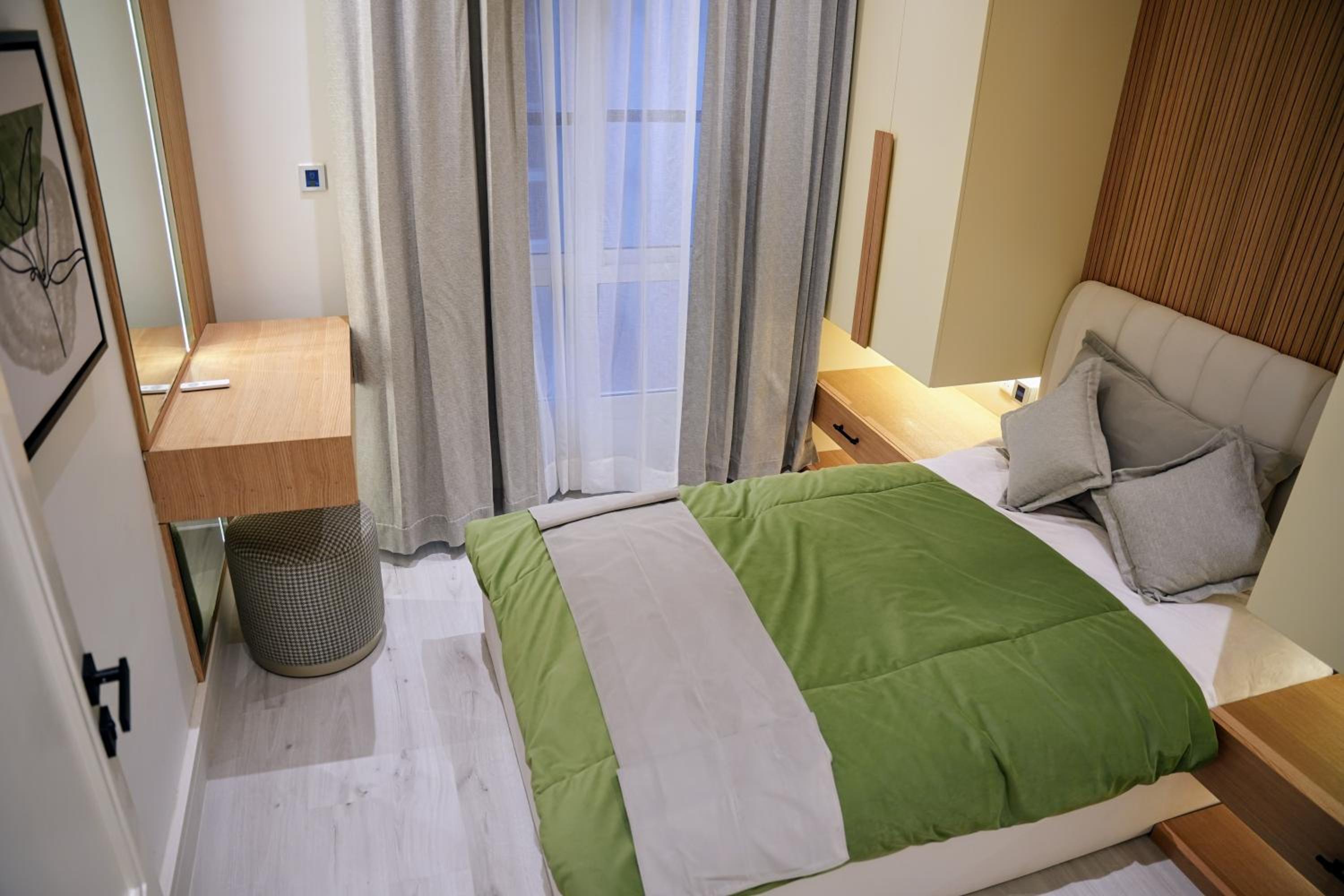 Luxury Smart Apartment E12