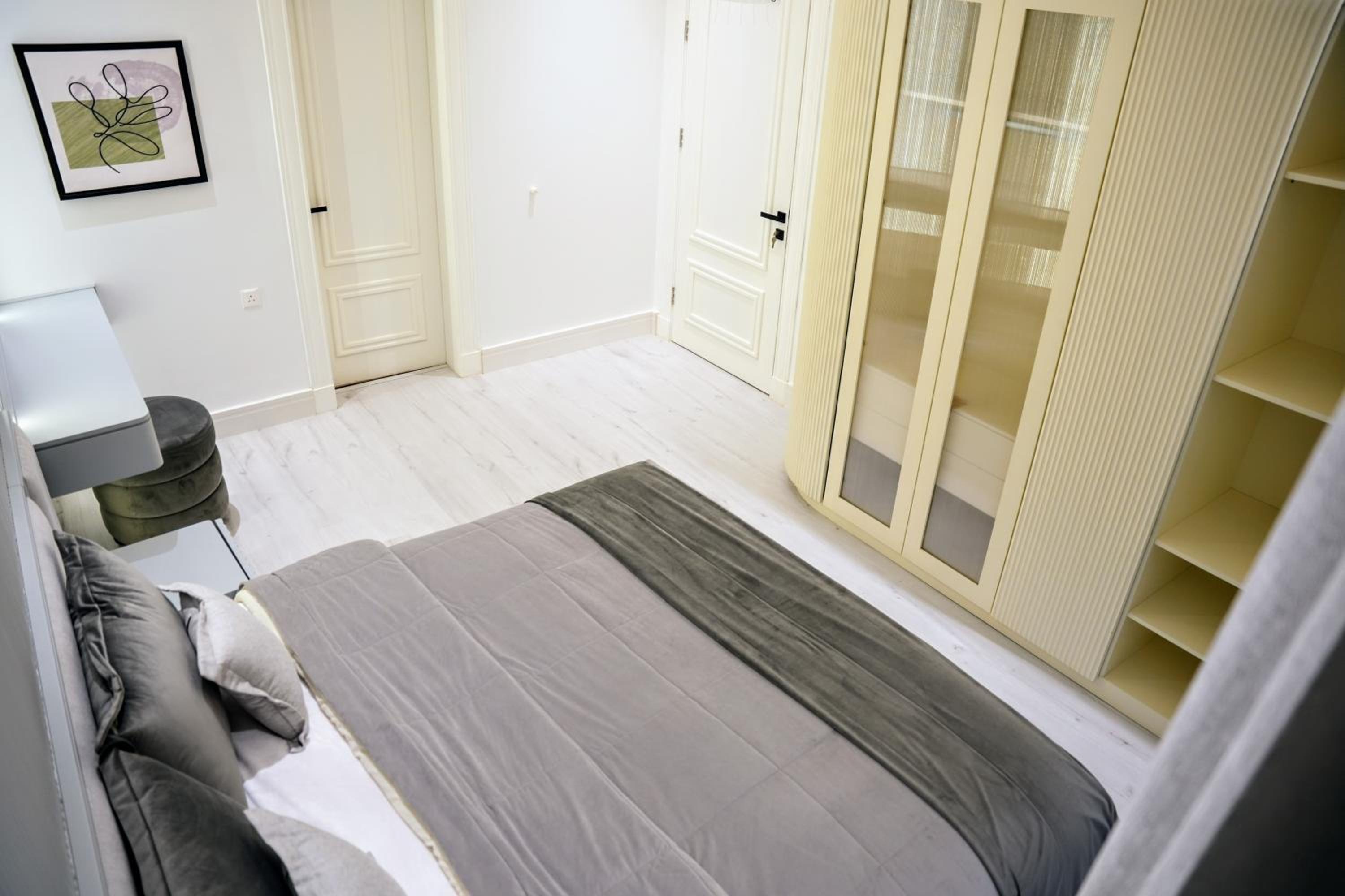 Luxury Smart Apartment E12