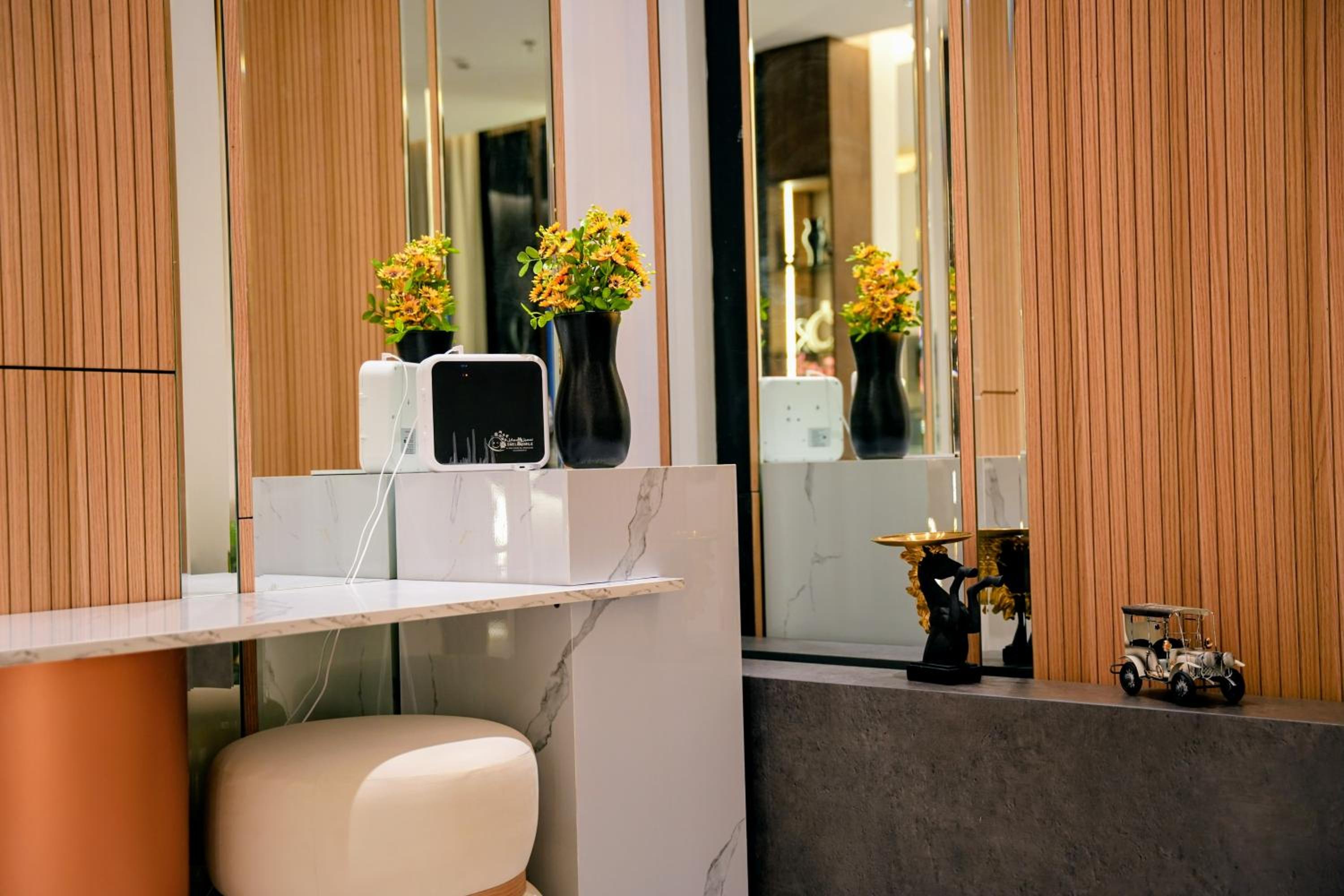 Luxury Smart Apartment E12