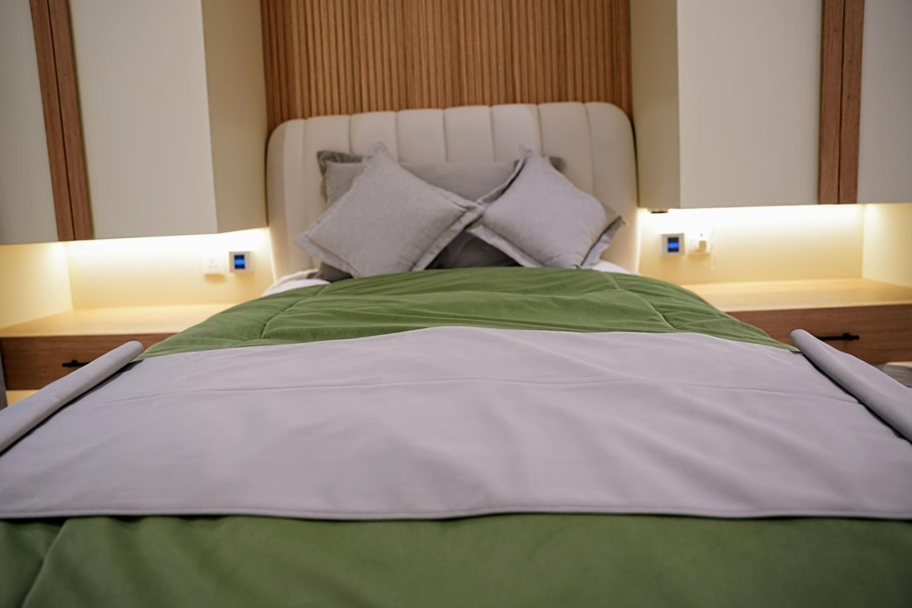 Luxury Smart Apartment E12