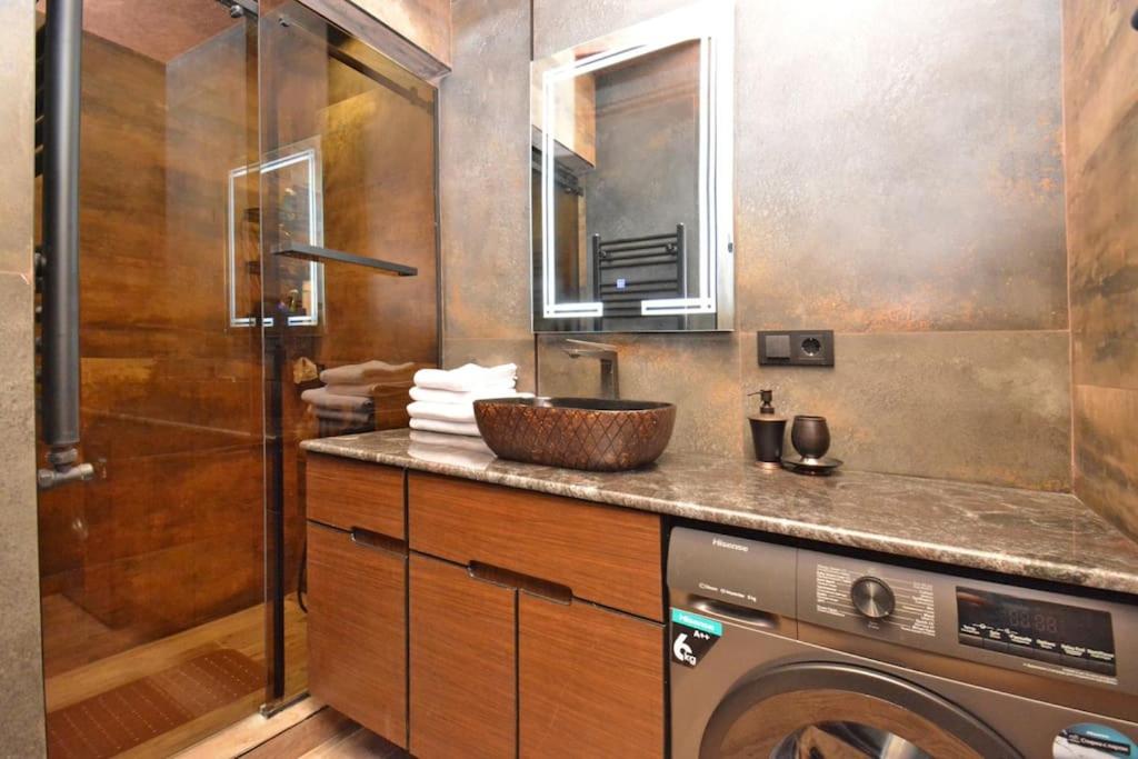 Luxury City Apartment