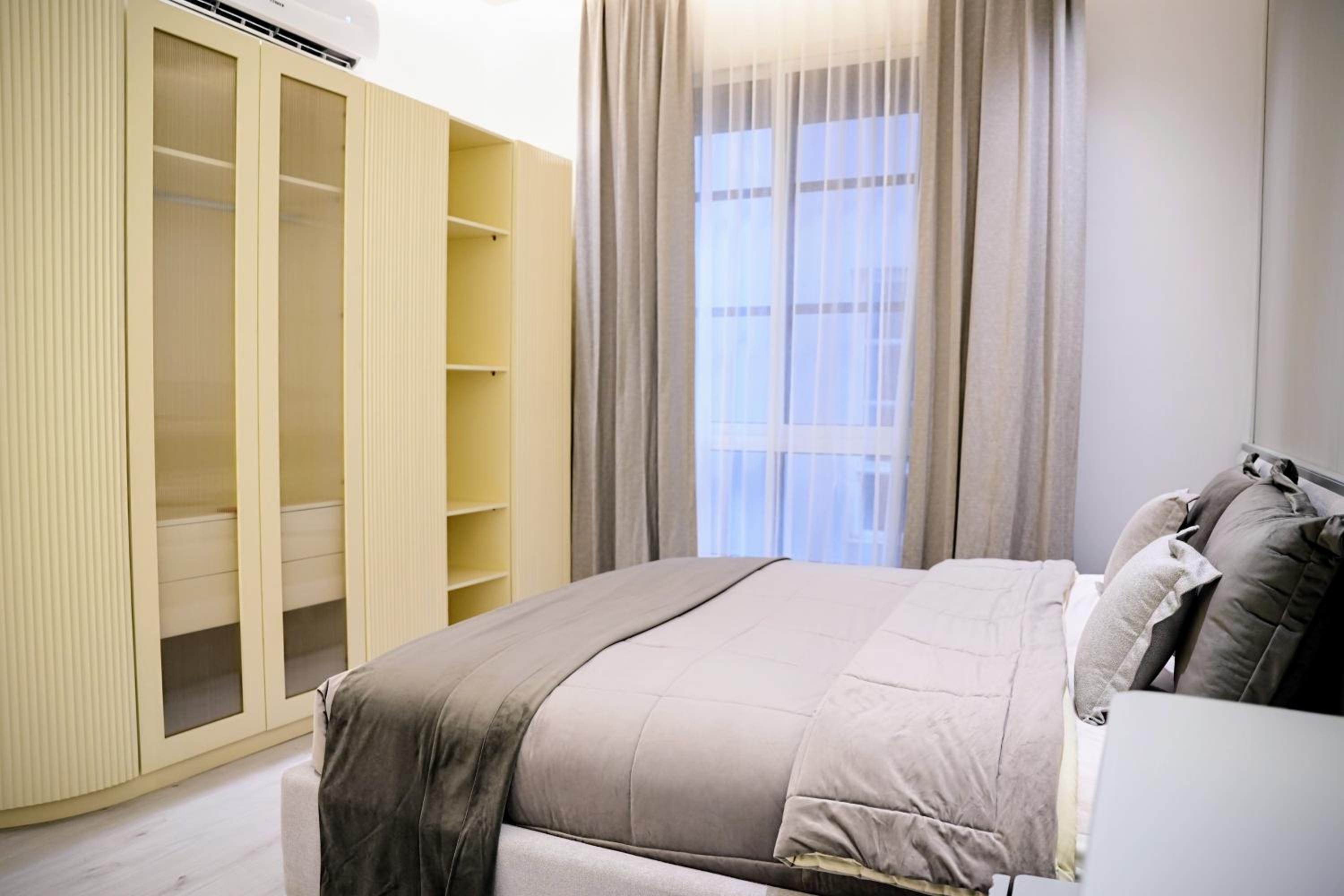 Luxury Smart Apartment E12