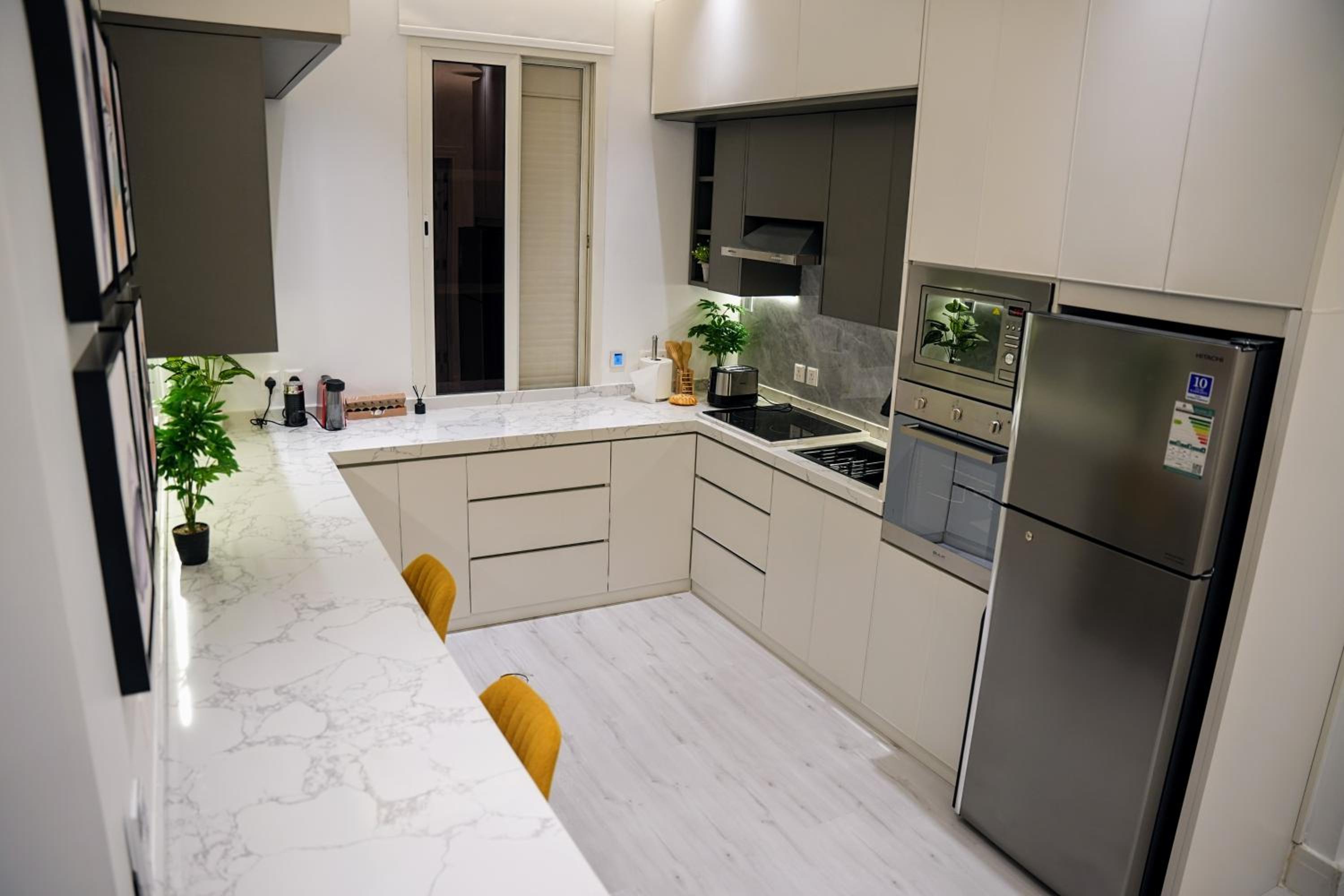 Luxury Smart Apartment E12