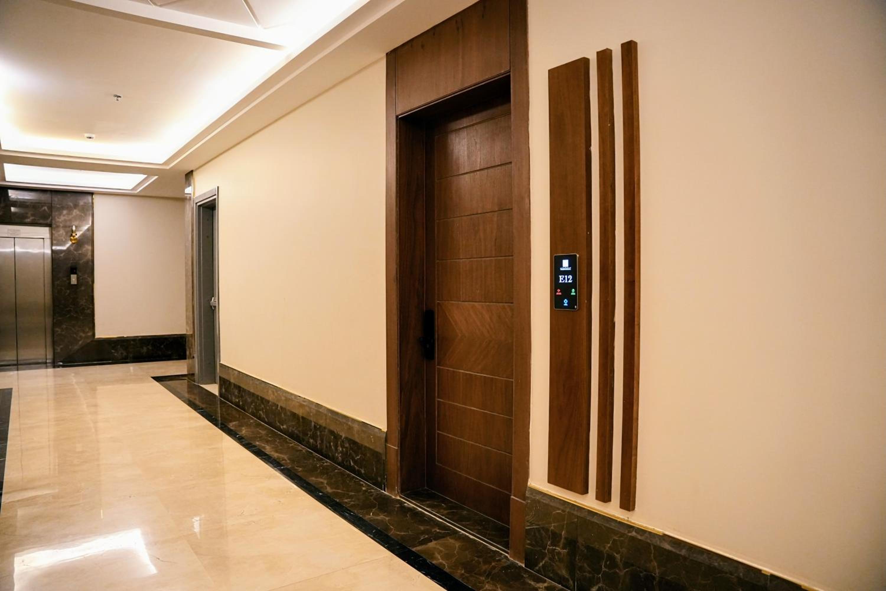 Luxury Smart Apartment E12