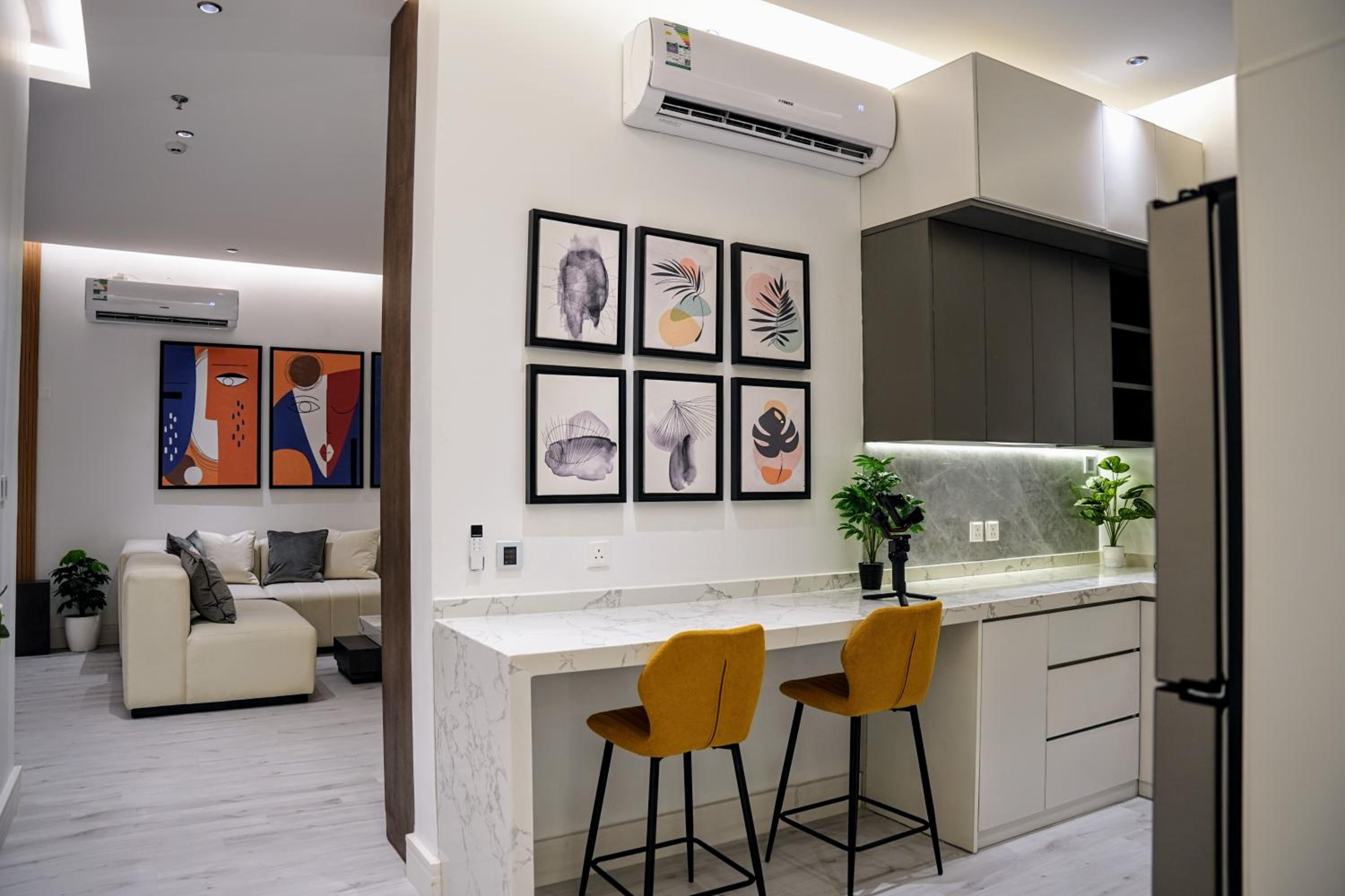 Luxury Smart Apartment E12