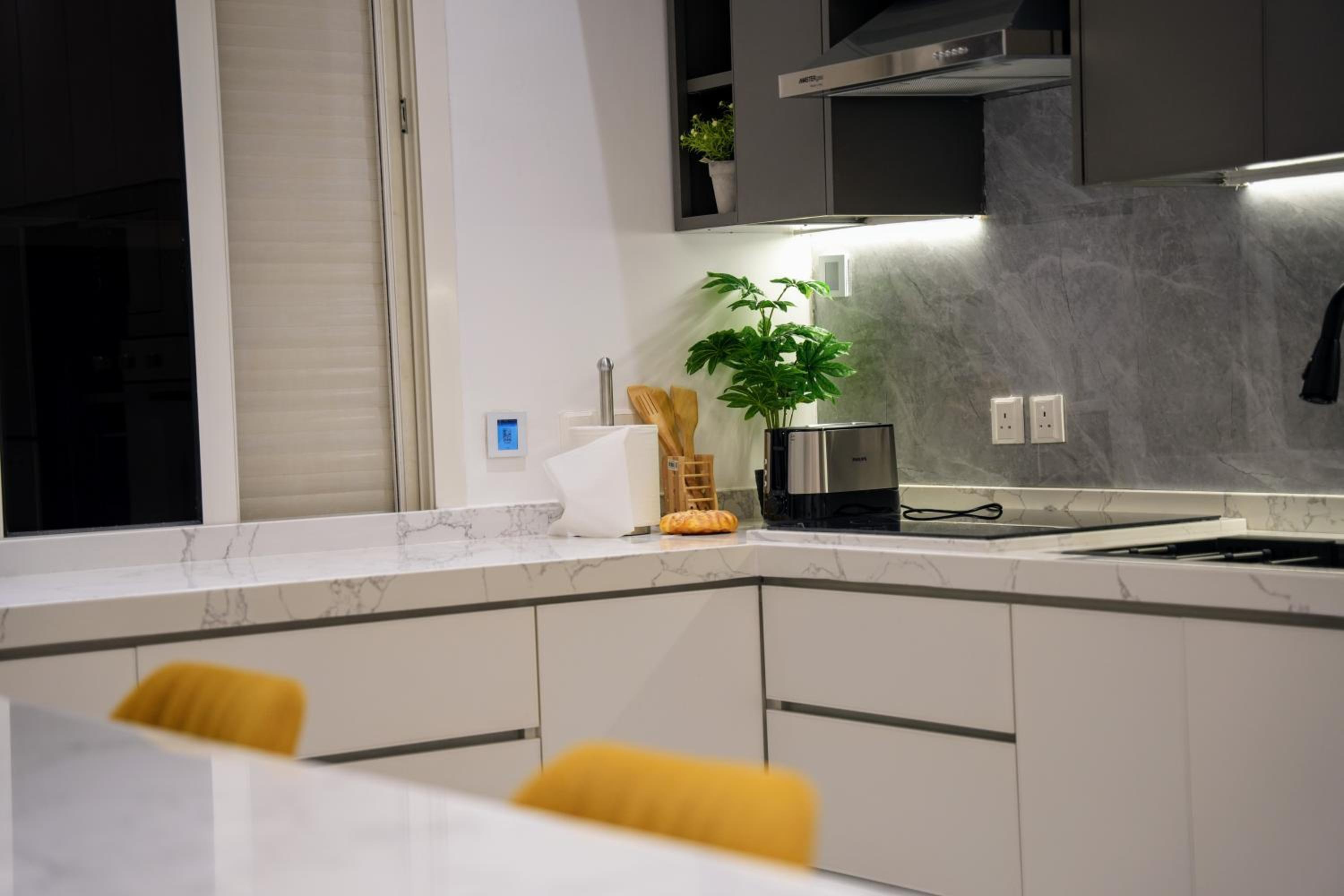 Luxury Smart Apartment E12