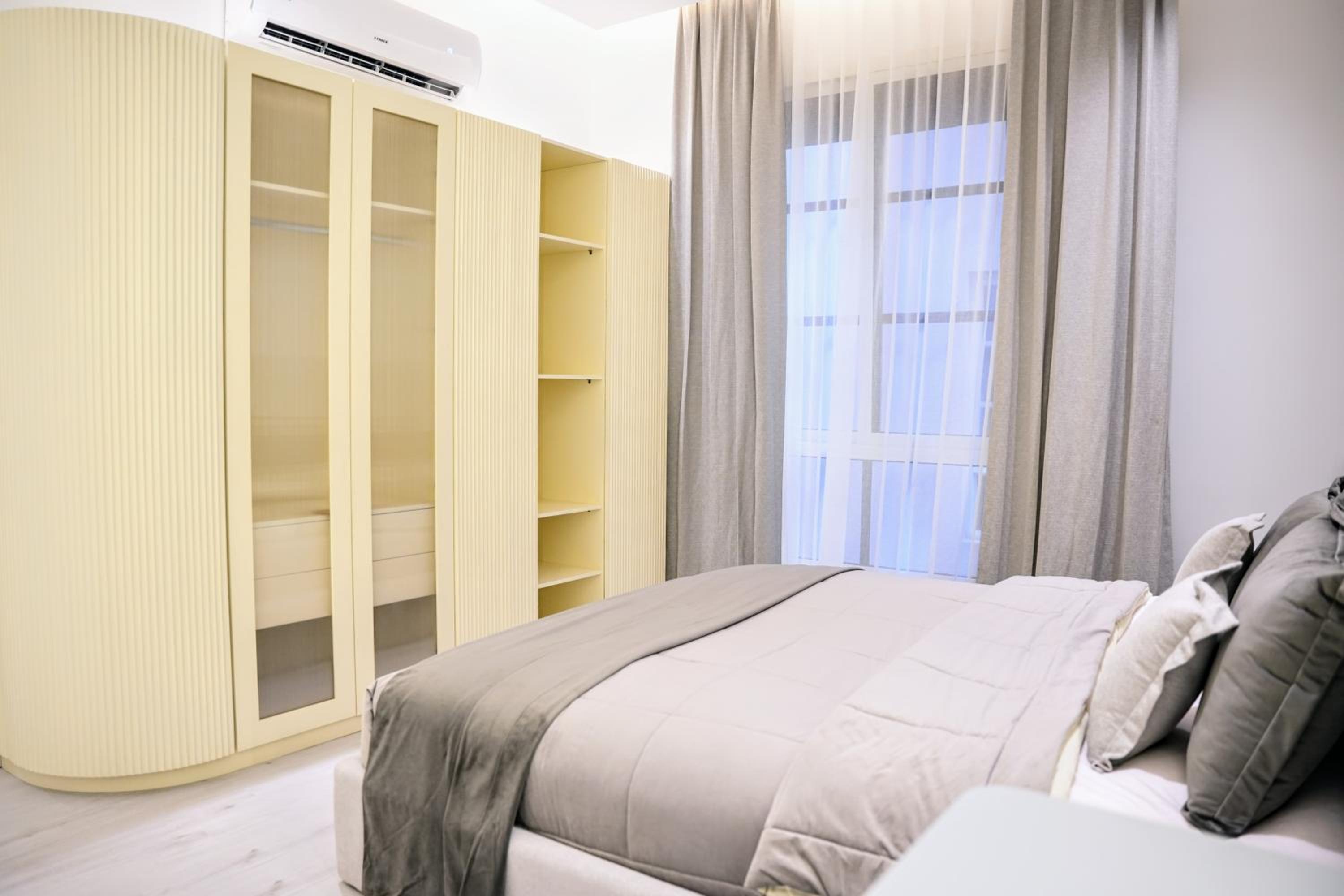 Luxury Smart Apartment E12