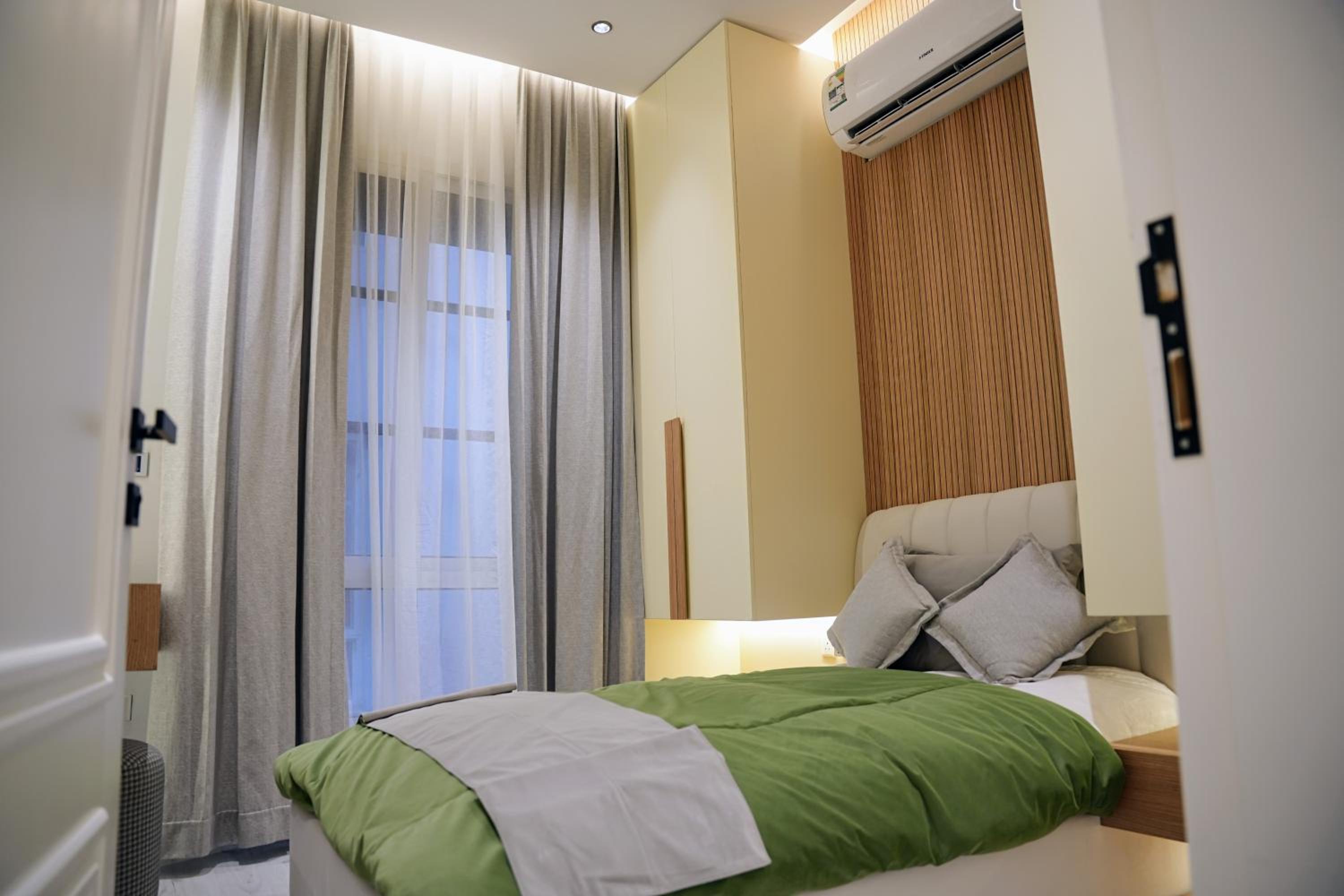 Luxury Smart Apartment E12