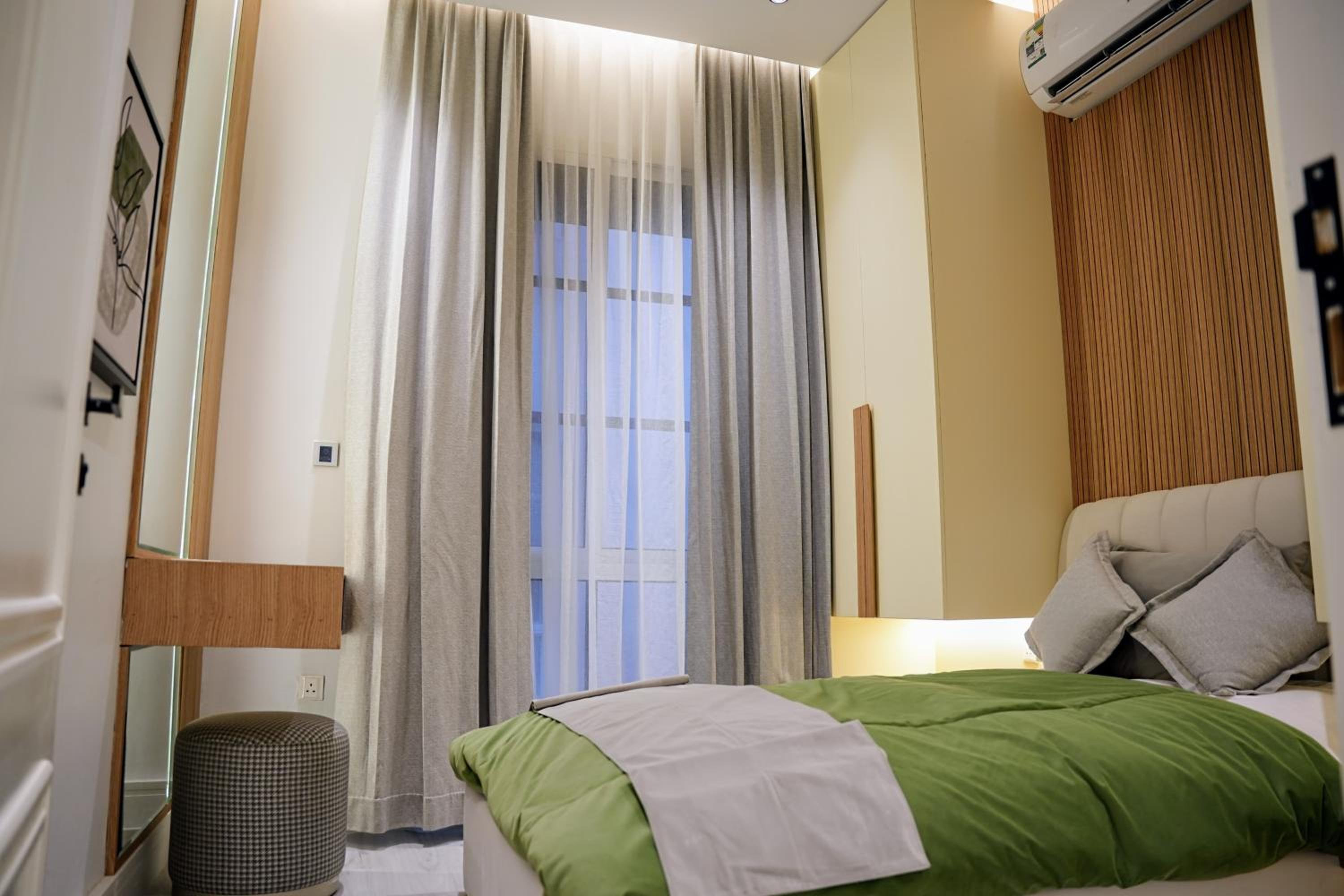 Luxury Smart Apartment E12