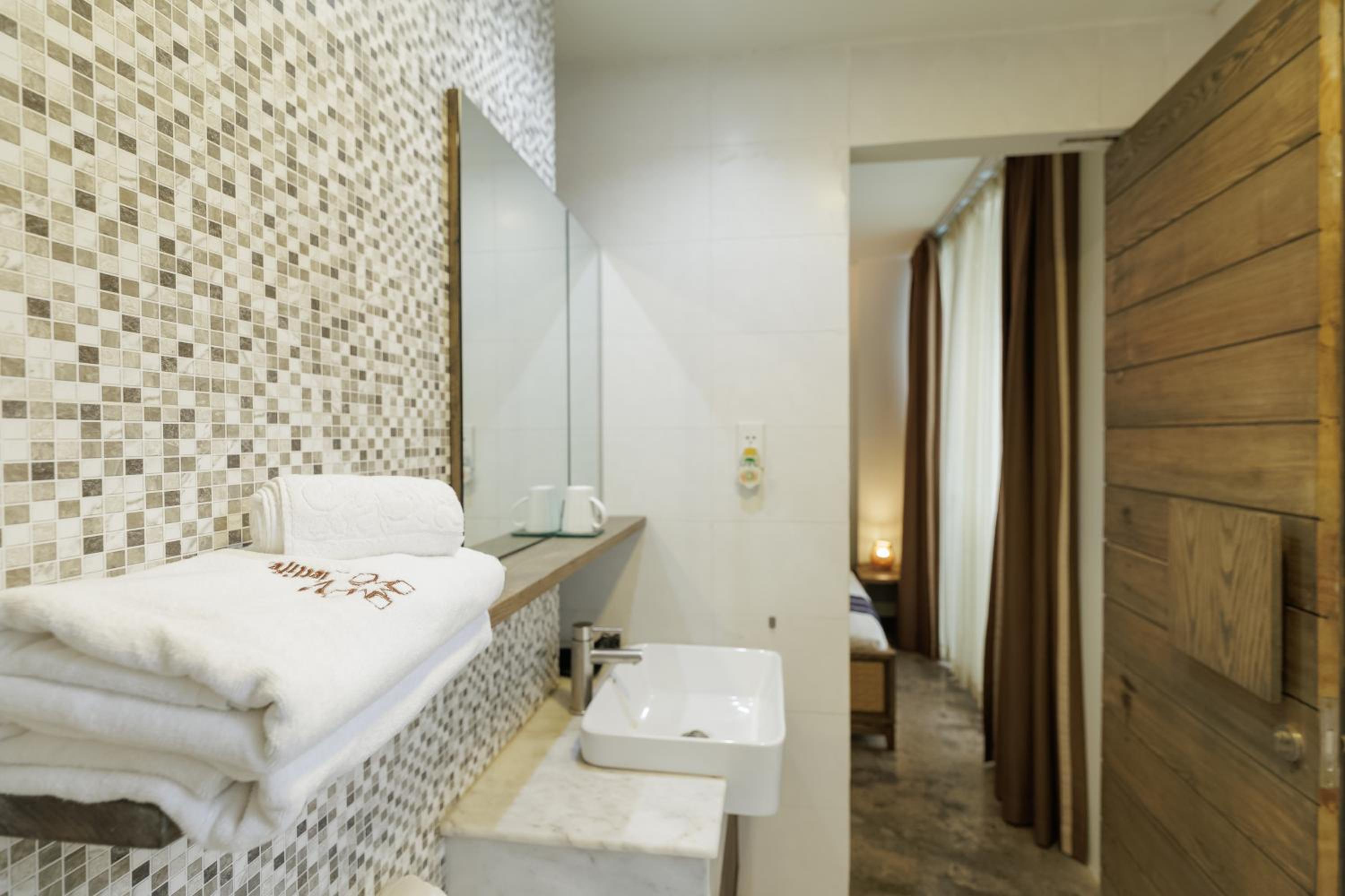 VIETLIFE Hotel & Apartment - Free Cinema