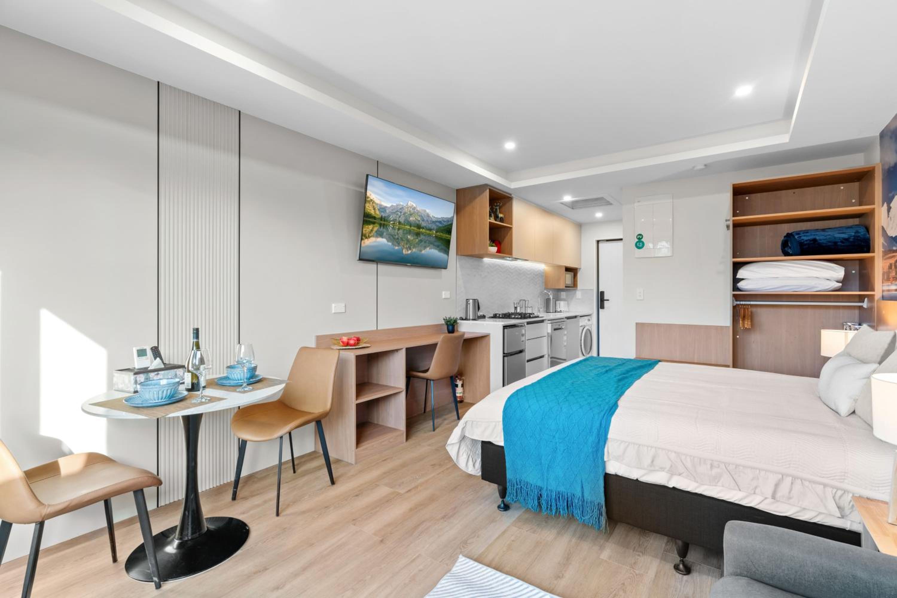 Sunshine Suites