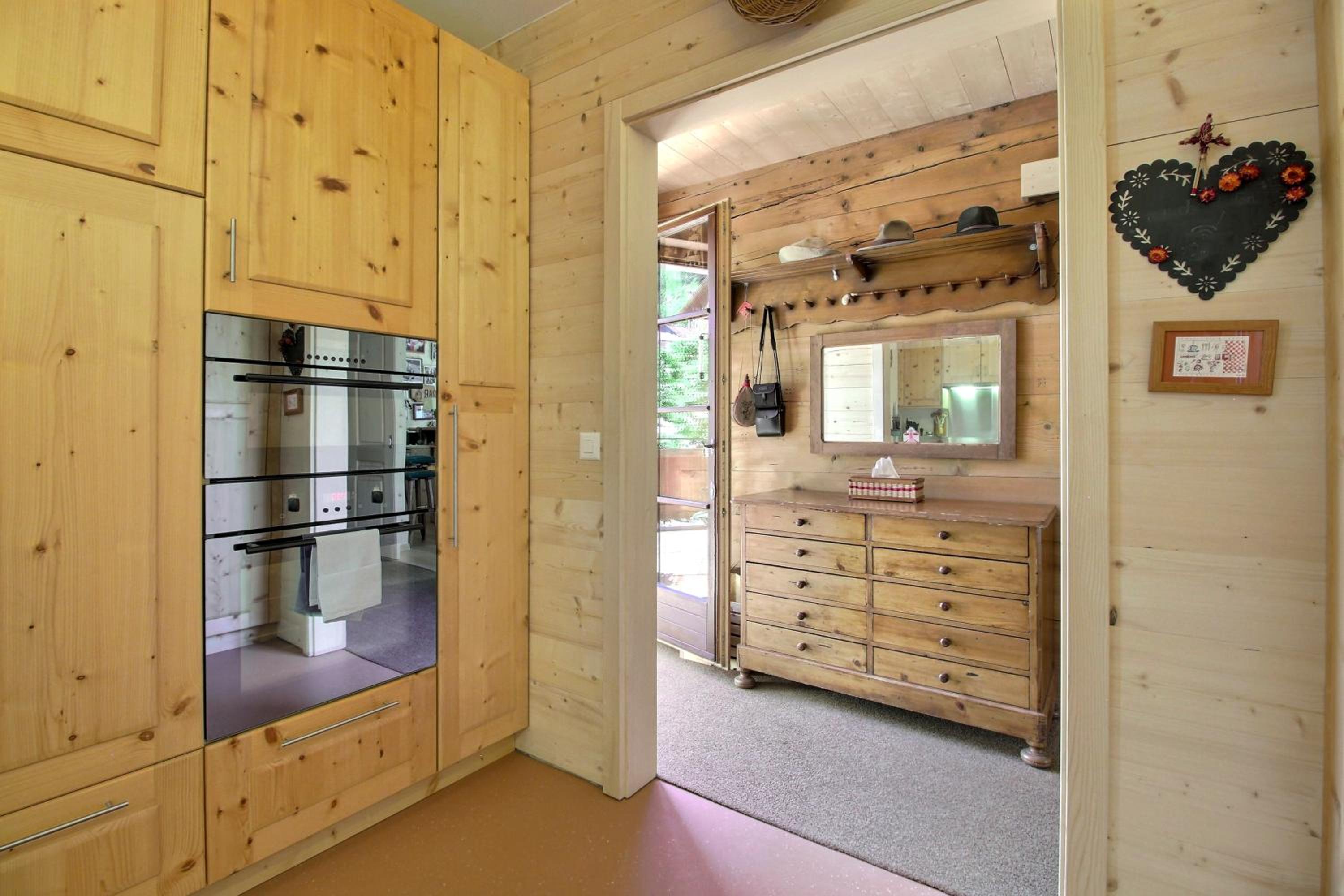 Four story family Chalet Eden