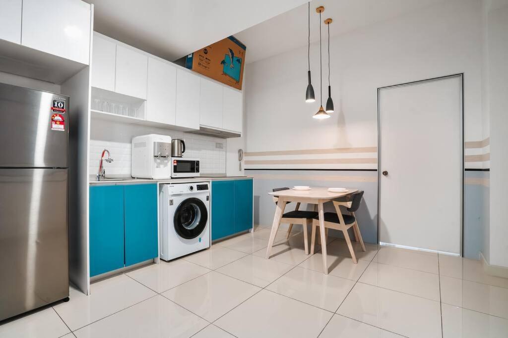Sleek 3BR Suites Near TRX By Rumabnb