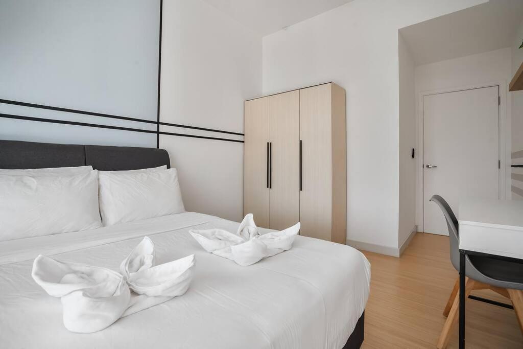 Sleek 3BR Suites Near TRX By Rumabnb