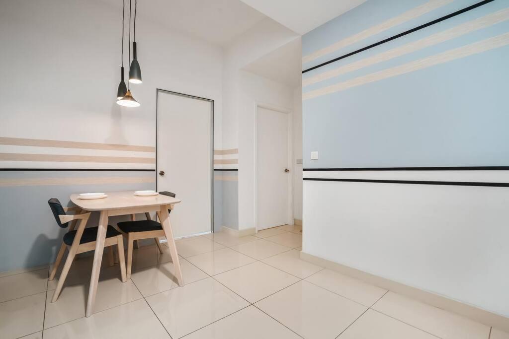 Sleek 3BR Suites Near TRX By Rumabnb
