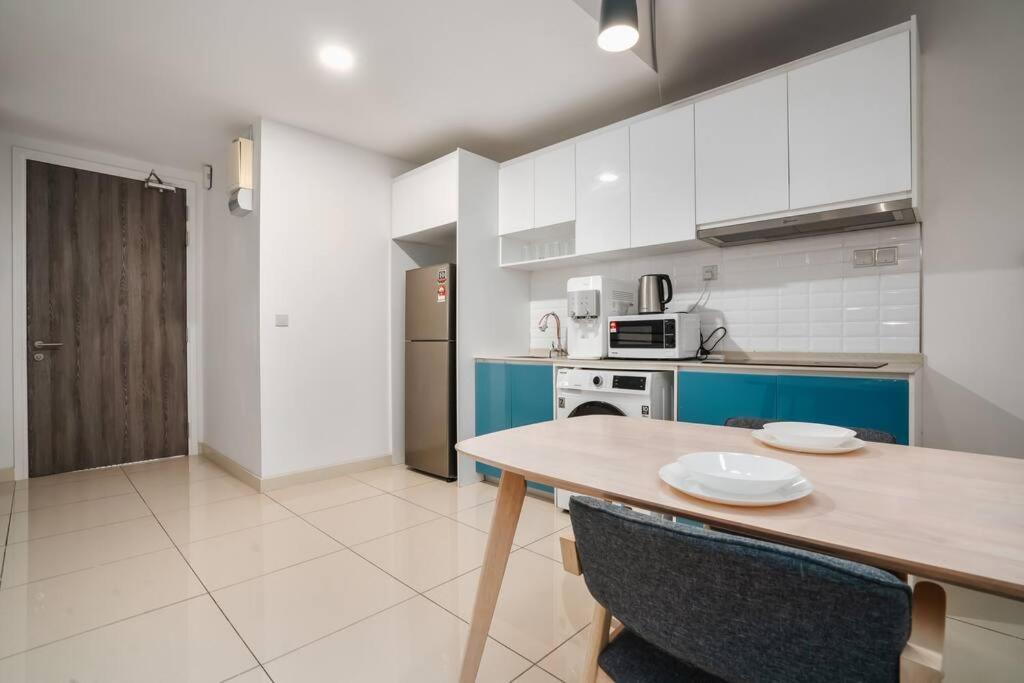 Sleek 3BR Suites Near TRX By Rumabnb