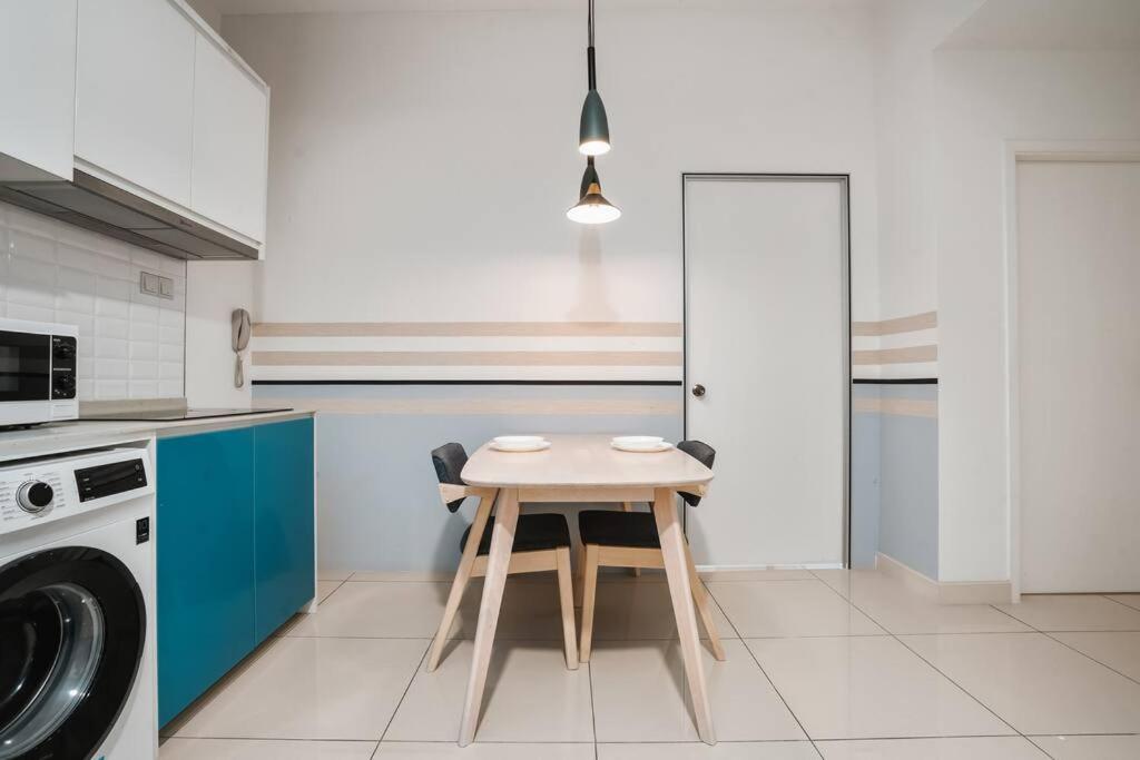 Sleek 3BR Suites Near TRX By Rumabnb