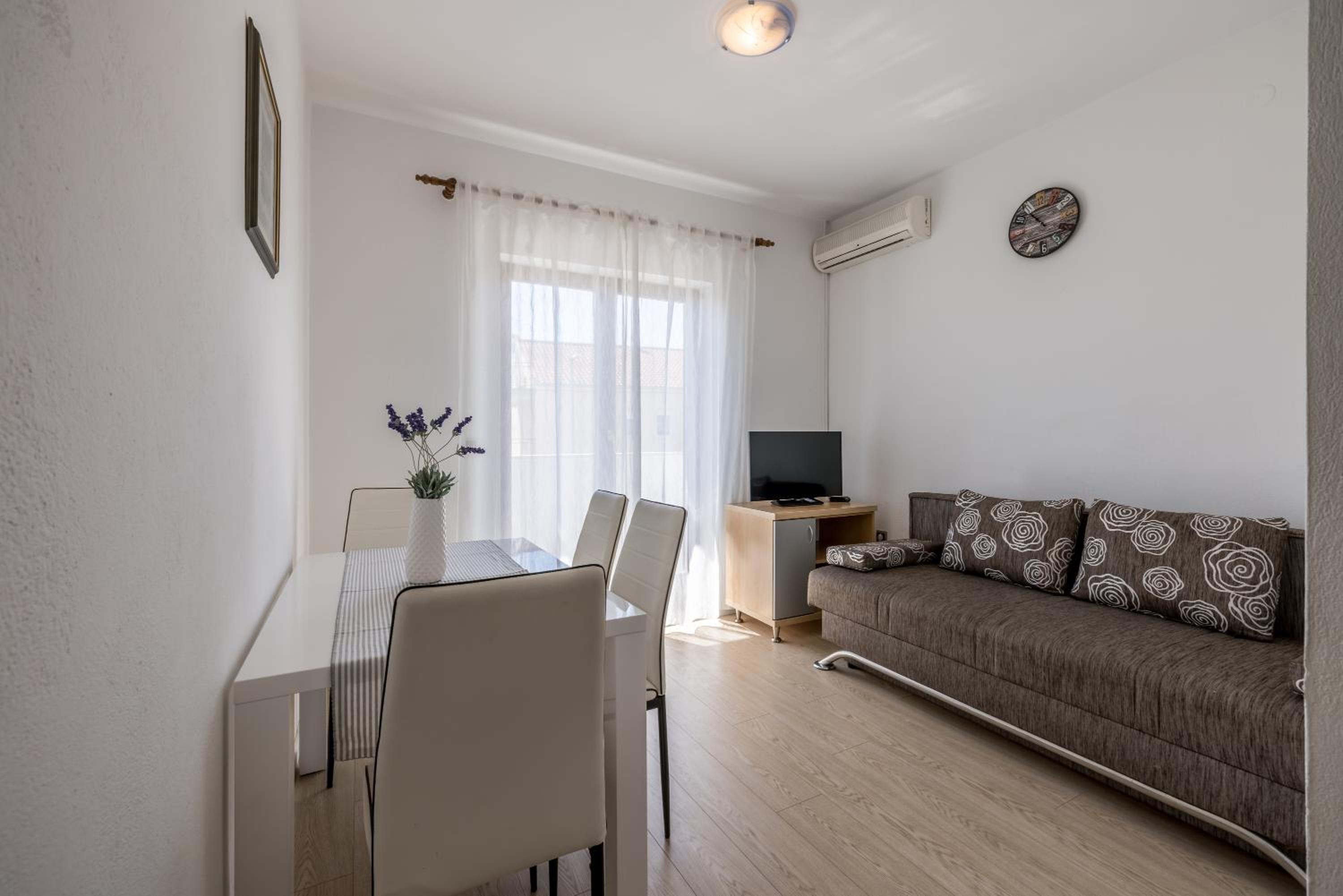 Holiday House Krishto