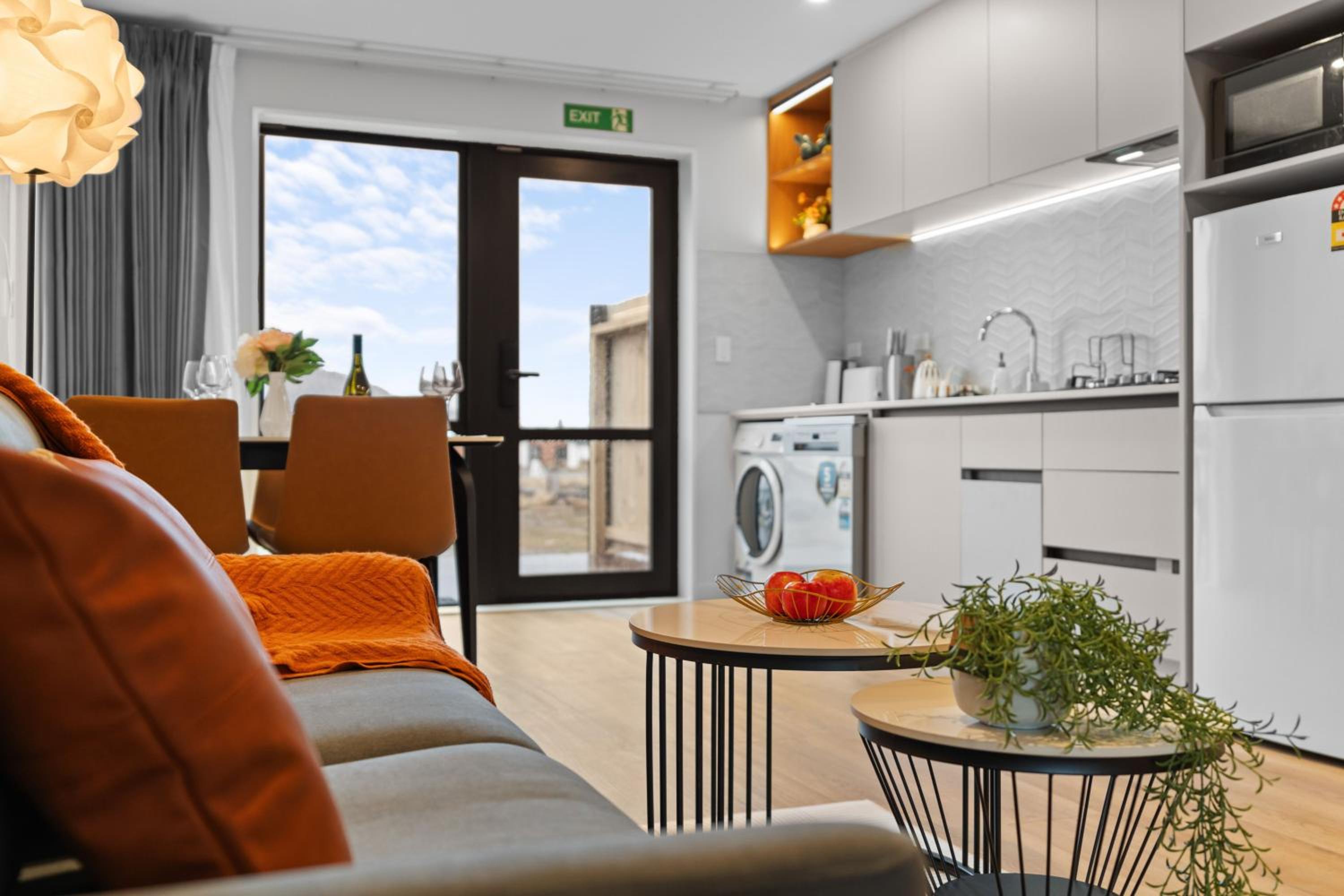 Sunshine Suites
