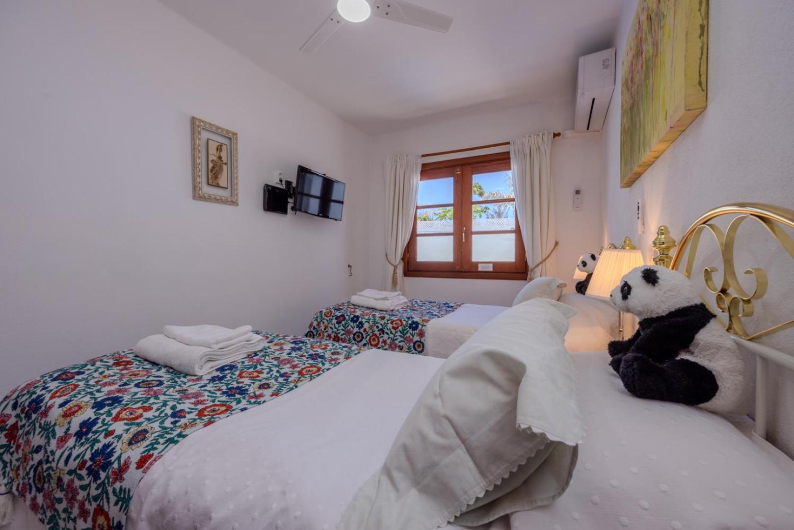 Villa Victoria just 150 metres from Playa Bastian Costa Teguise