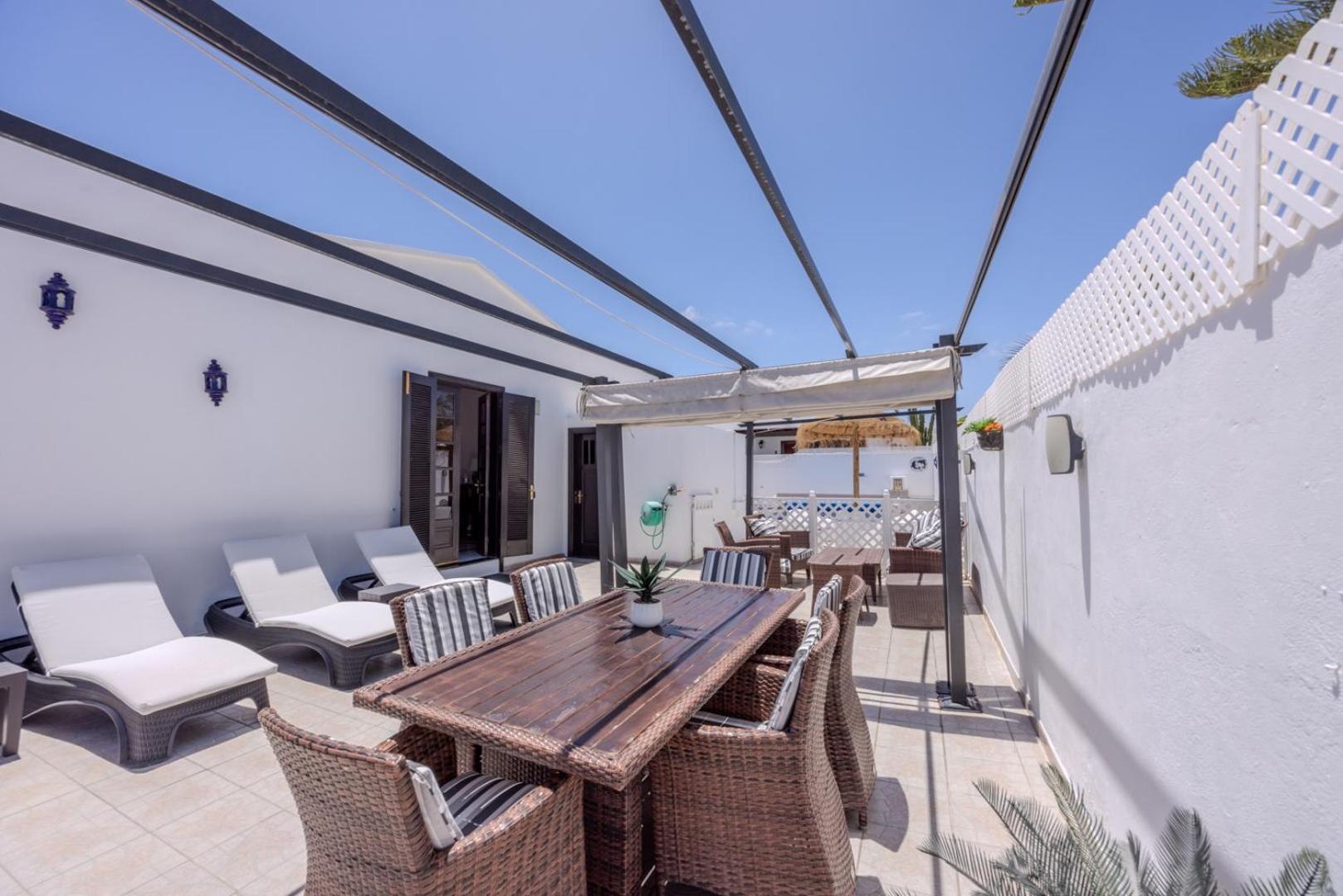 Villa Victoria just 150 metres from Playa Bastian Costa Teguise