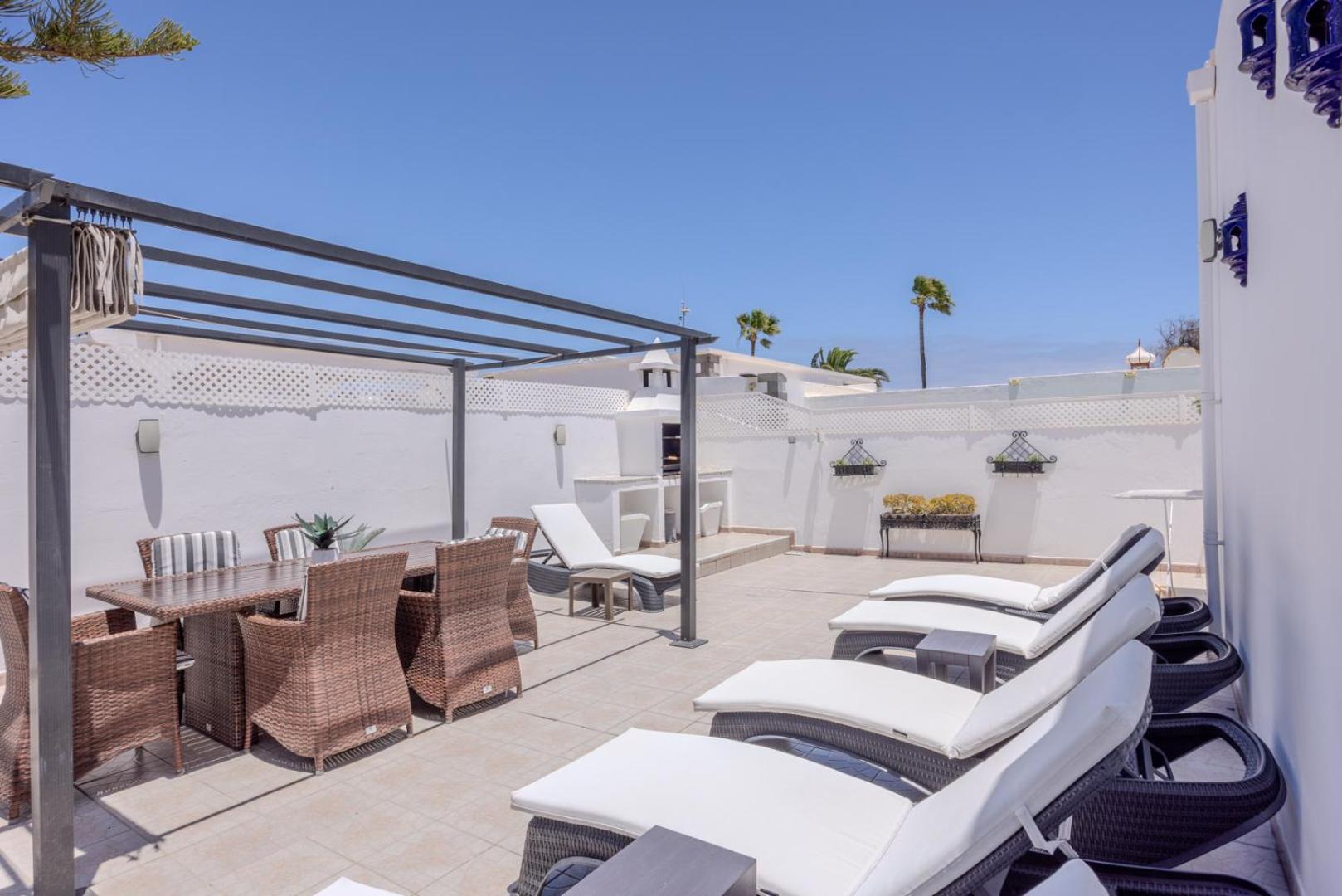 Villa Victoria just 150 metres from Playa Bastian Costa Teguise