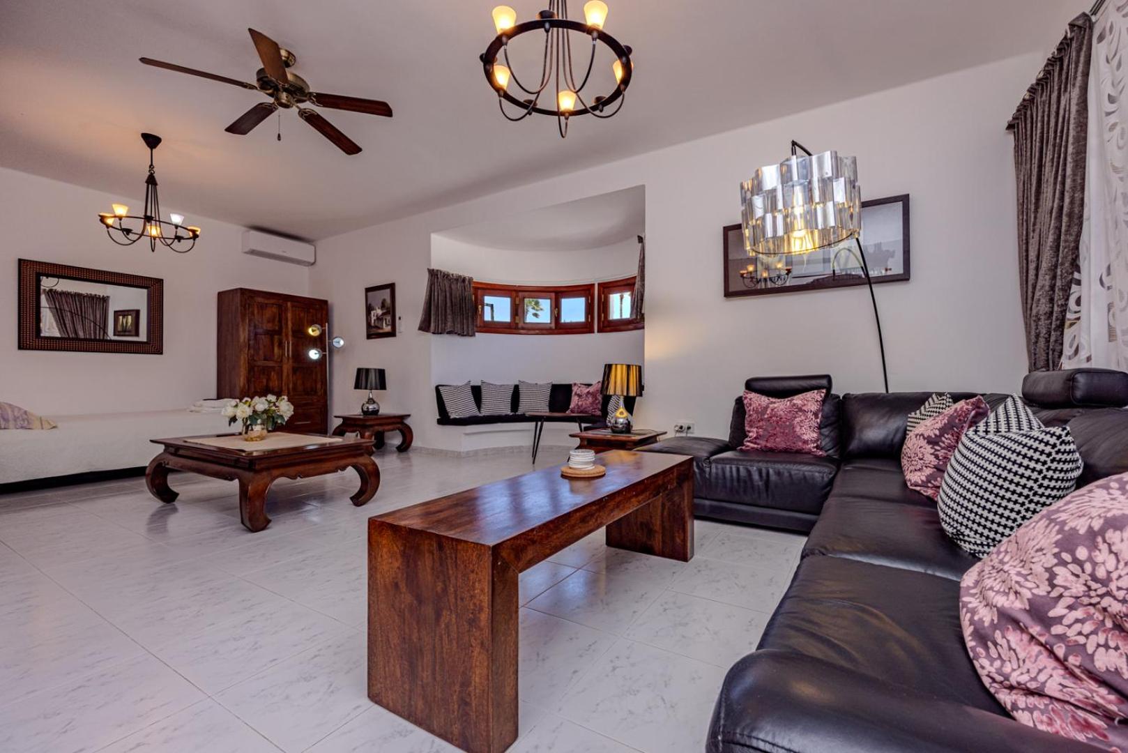 Villa Victoria just 150 metres from Playa Bastian Costa Teguise