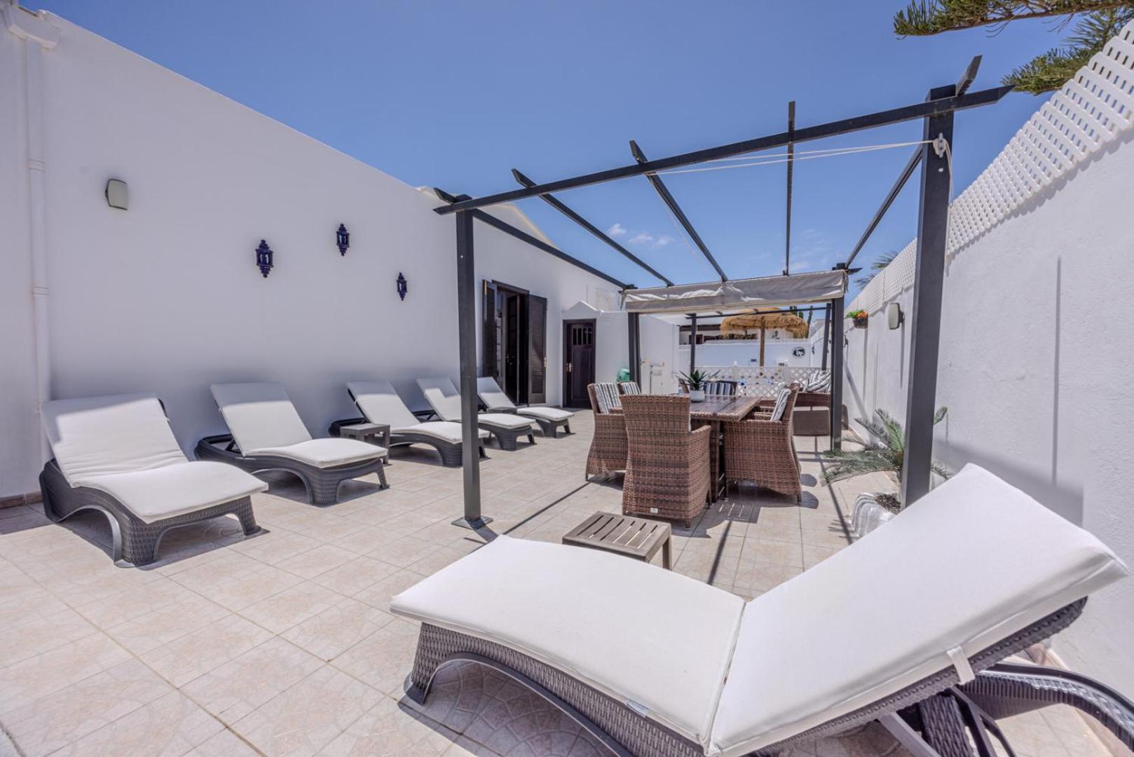 Villa Victoria just 150 metres from Playa Bastian Costa Teguise