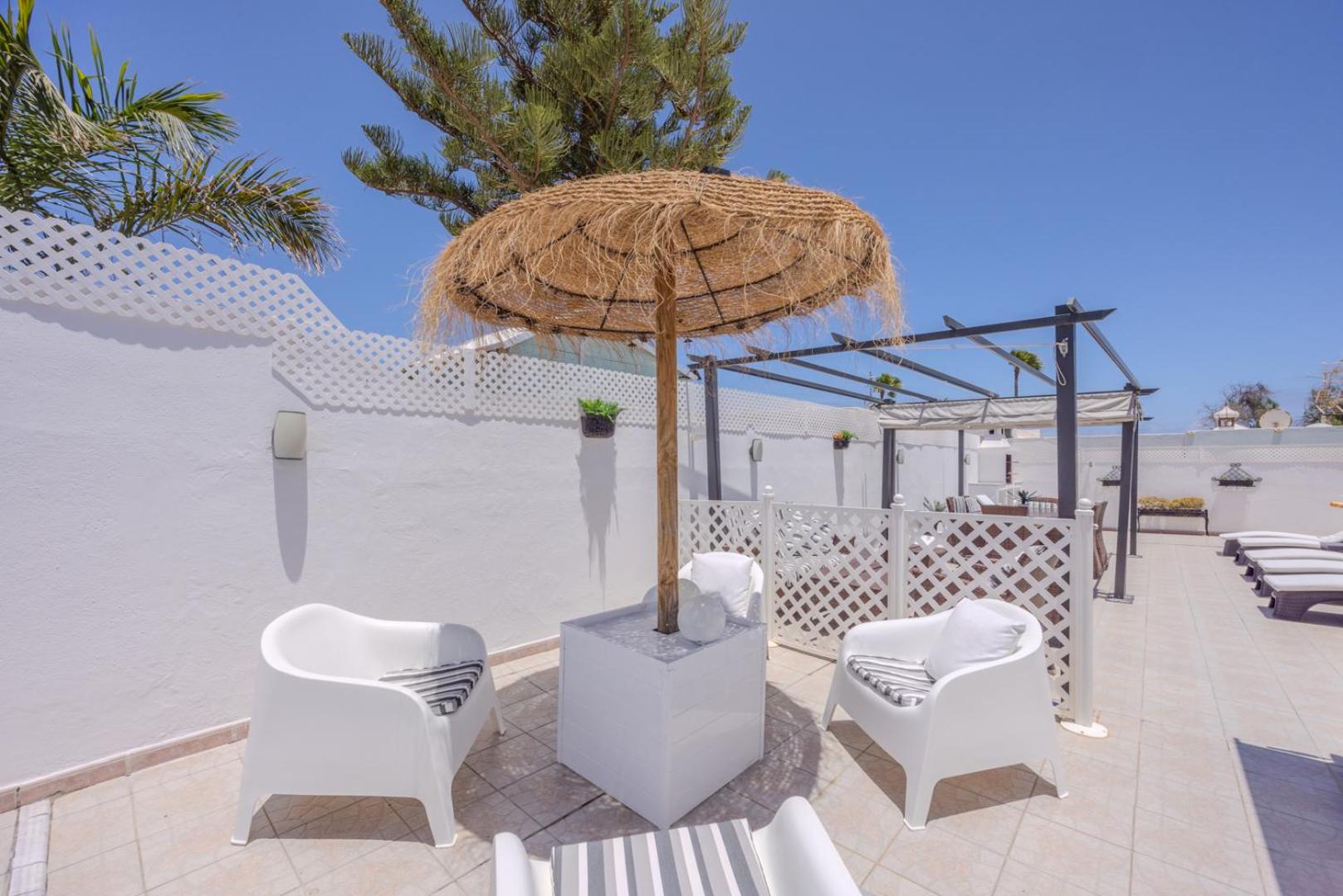 Villa Victoria just 150 metres from Playa Bastian Costa Teguise