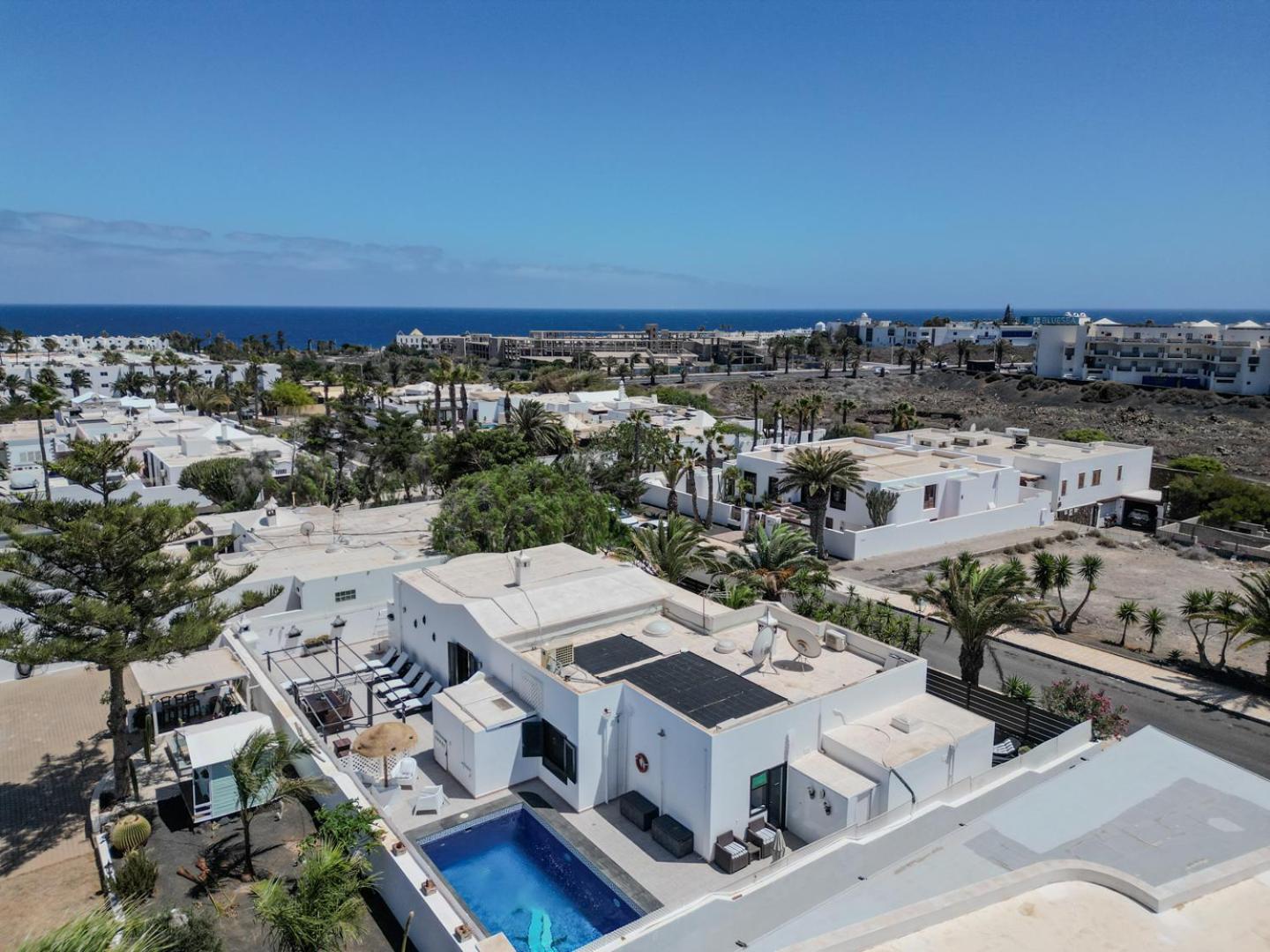 Villa Victoria just 150 metres from Playa Bastian Costa Teguise