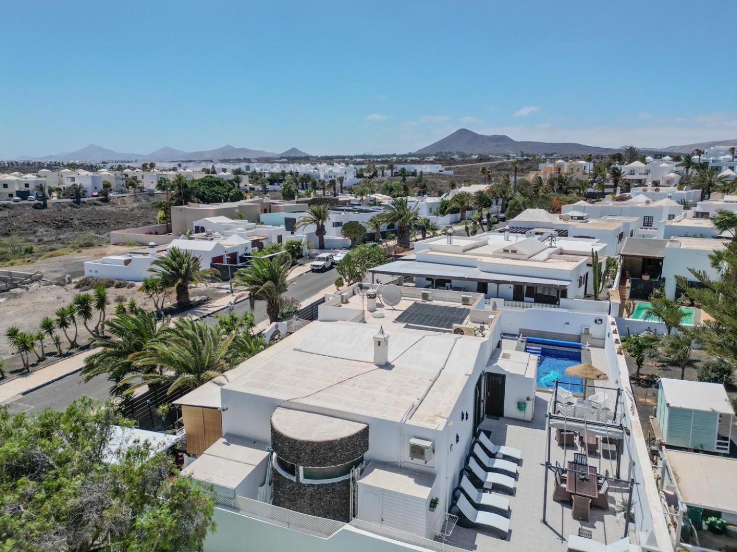 Villa Victoria just 150 metres from Playa Bastian Costa Teguise
