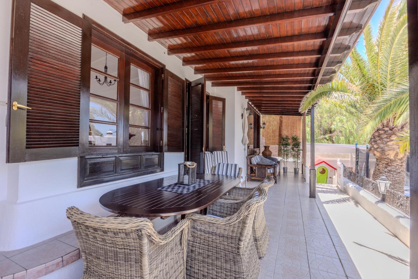Villa Victoria just 150 metres from Playa Bastian Costa Teguise