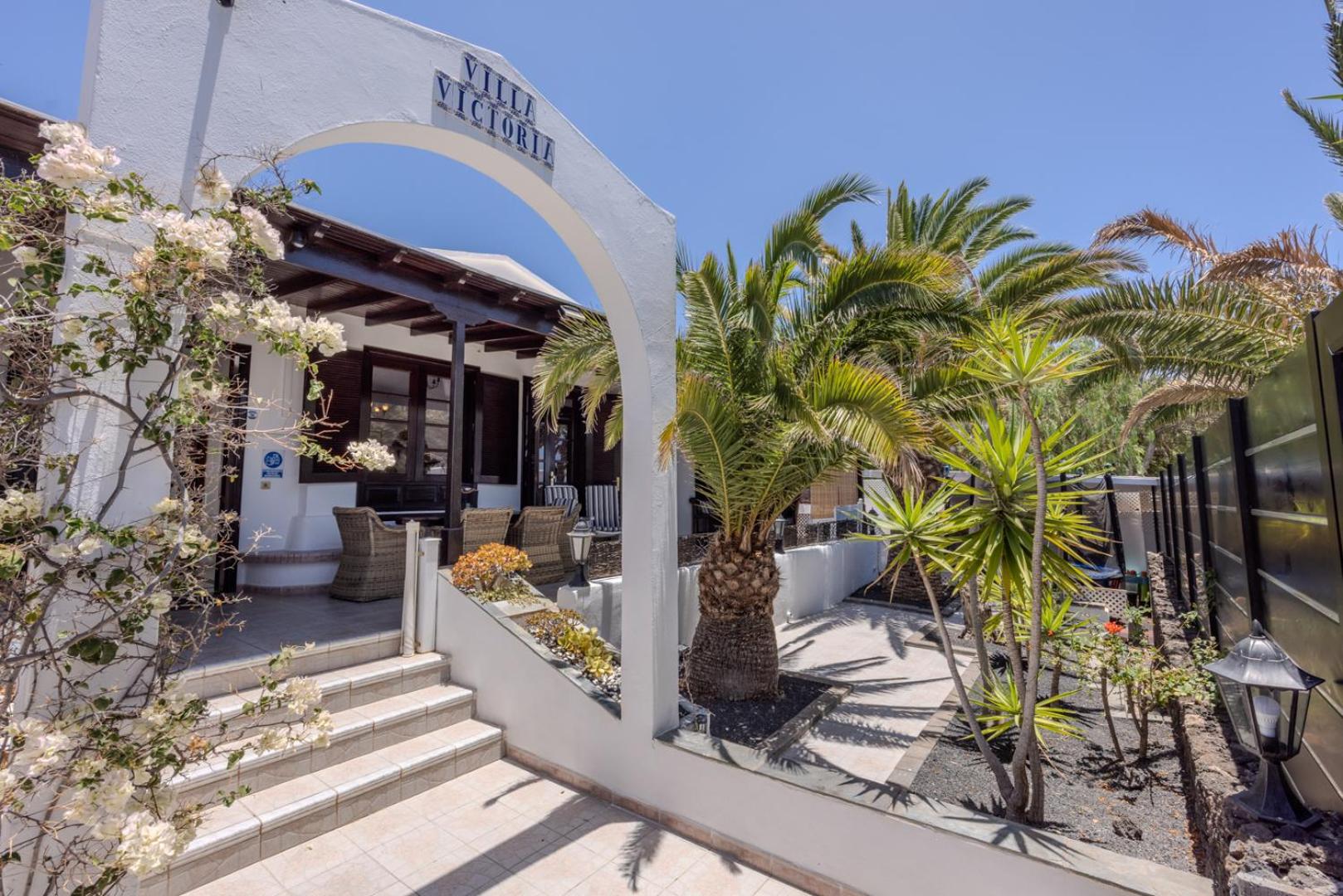 Villa Victoria just 150 metres from Playa Bastian Costa Teguise