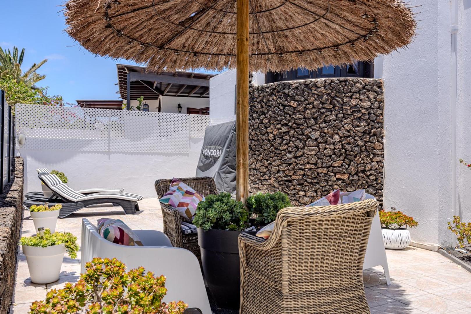 Villa Victoria just 150 metres from Playa Bastian Costa Teguise
