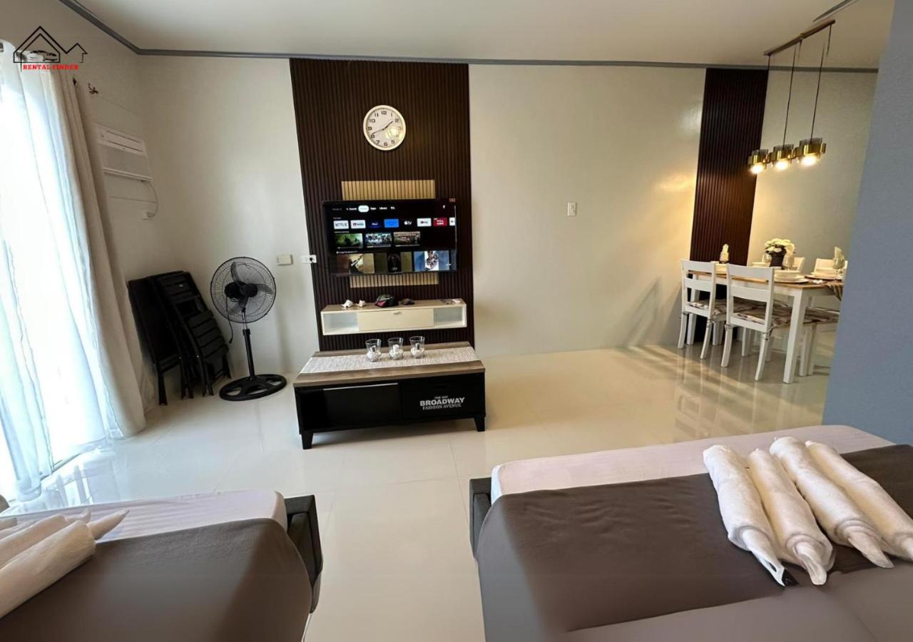 Puerto Princesa Twin-Bed Staycation with Balcony, FREE Pool - B1 7Kunzite view 5