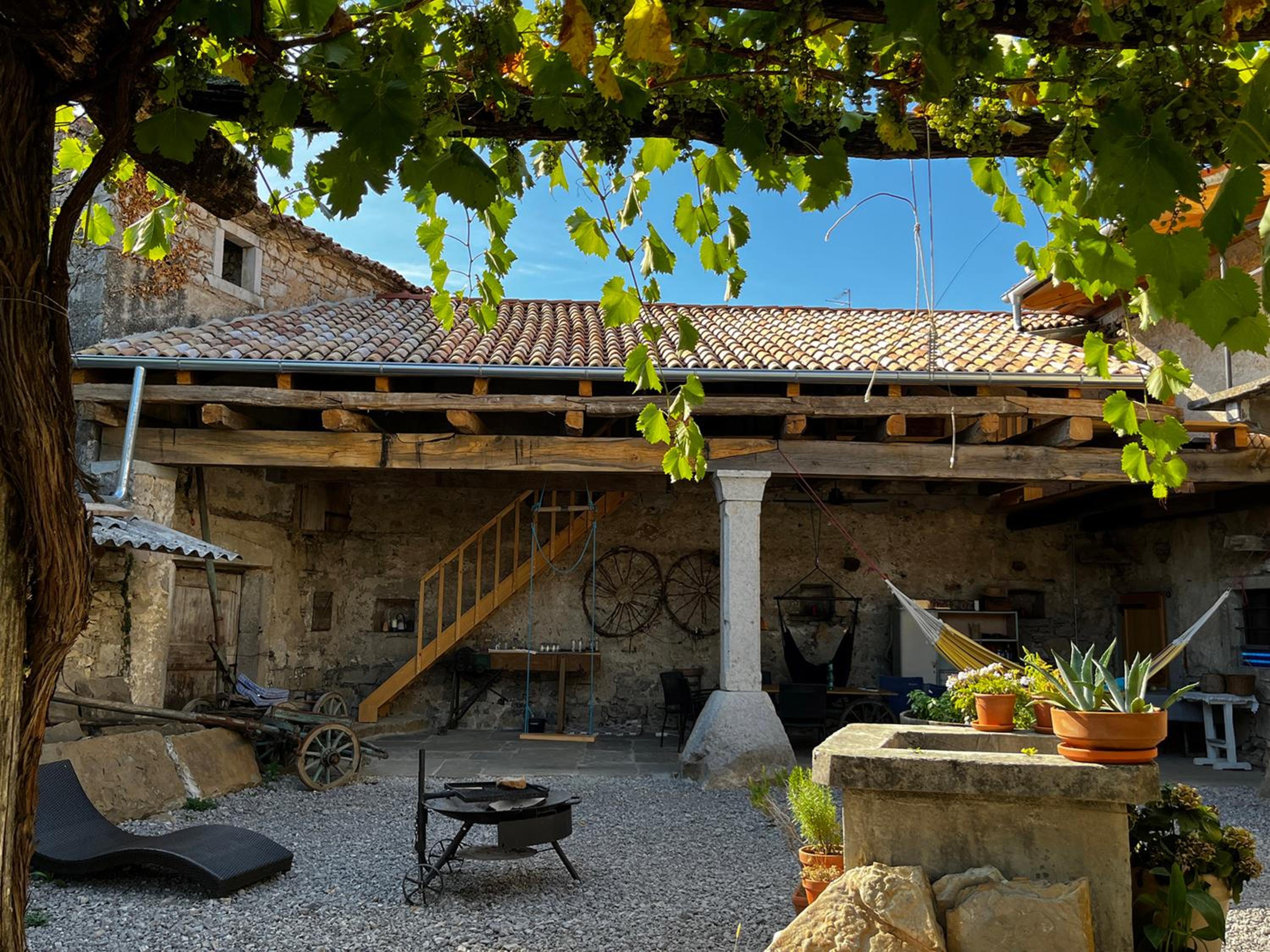 Vila Kobdilj 1835 - Unique Stay in Karst Stone Villa
