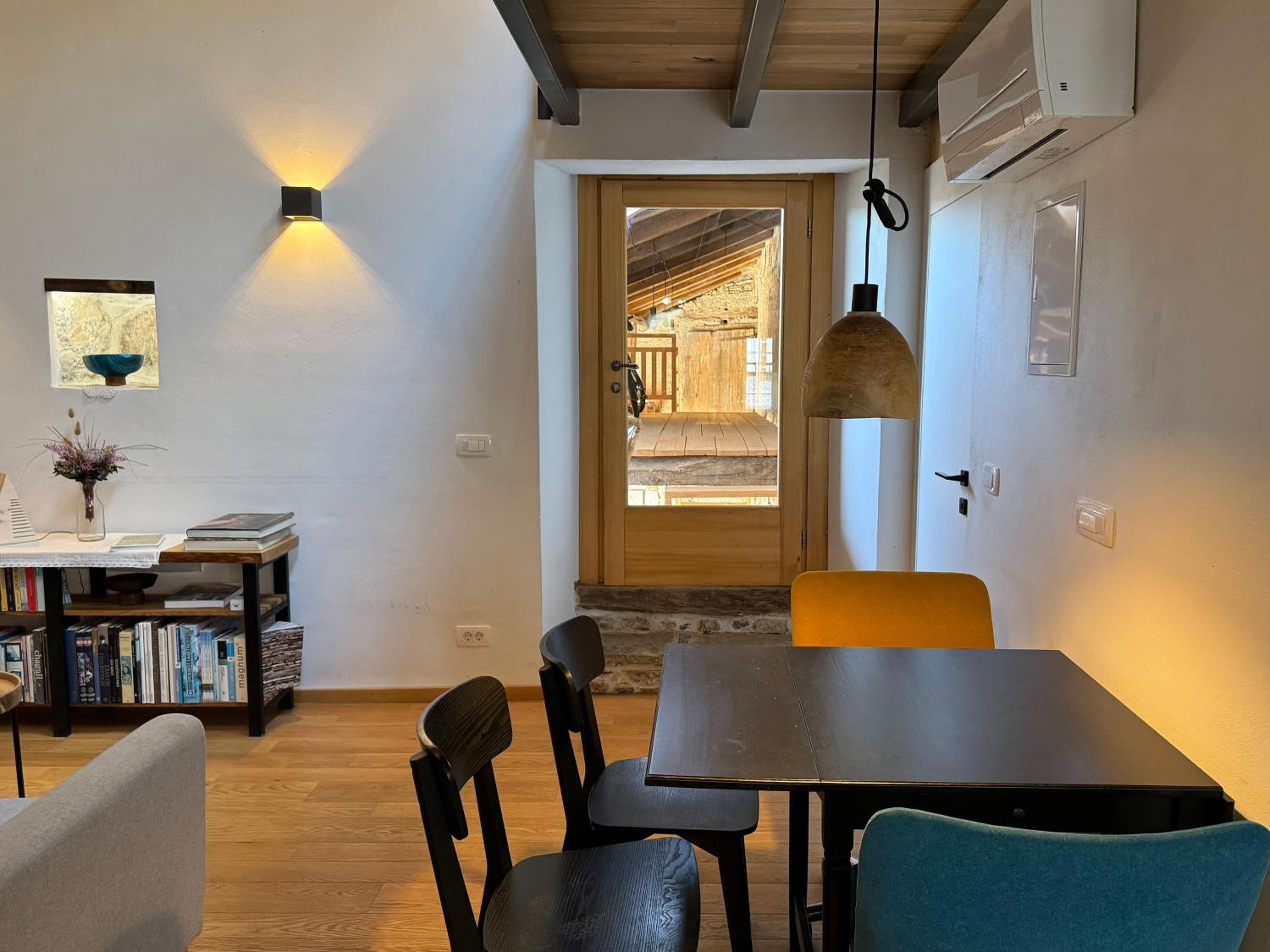Vila Kobdilj 1835 - Unique Stay in Karst Stone Villa
