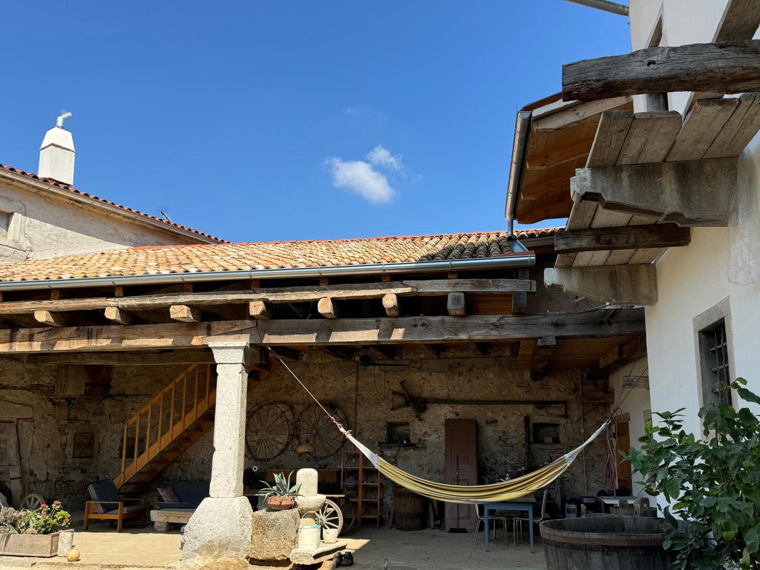 Vila Kobdilj 1835 - Unique Stay in Karst Stone Villa