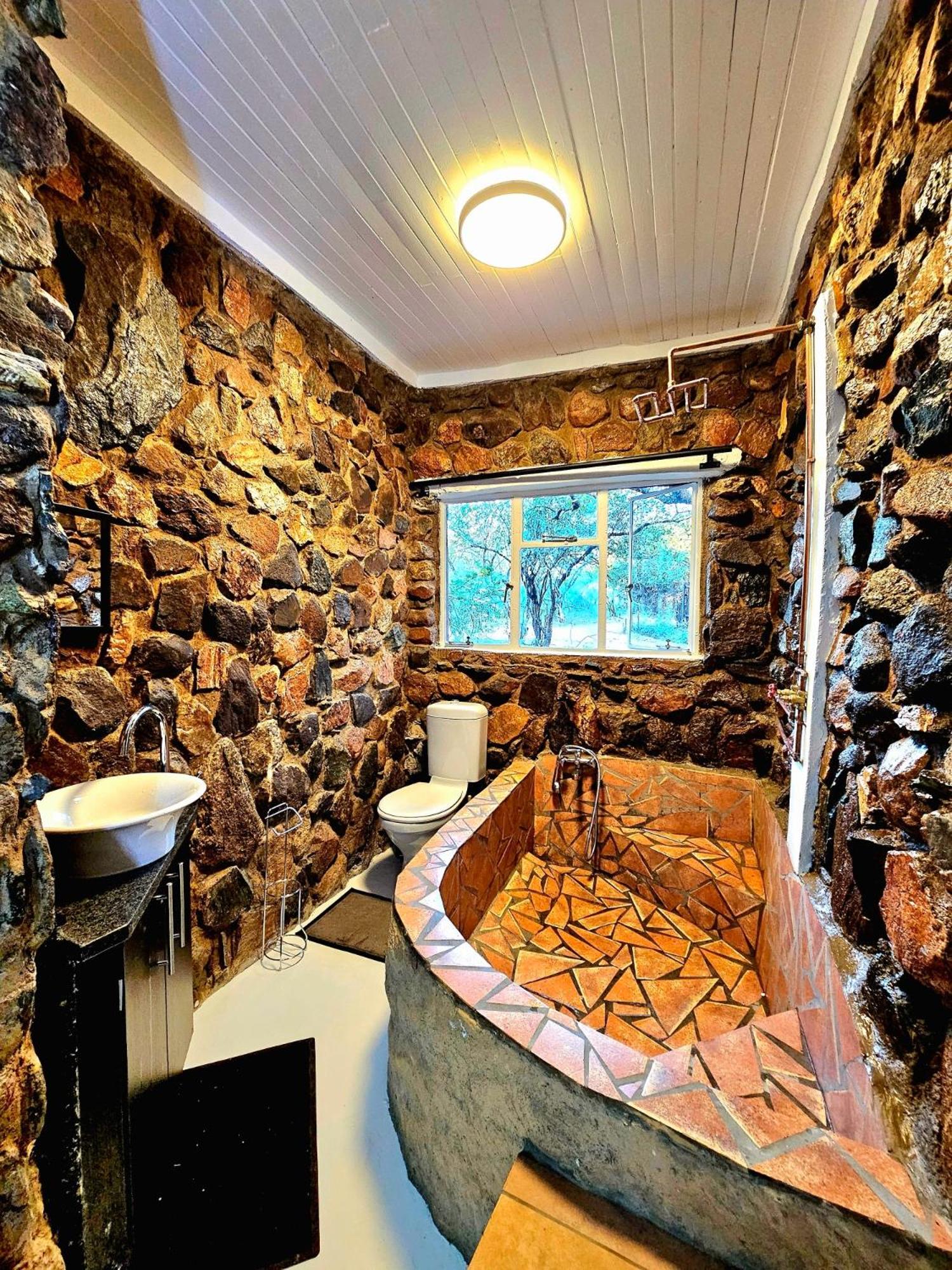 Luxury GuesthouseCo FlintstoneHouse