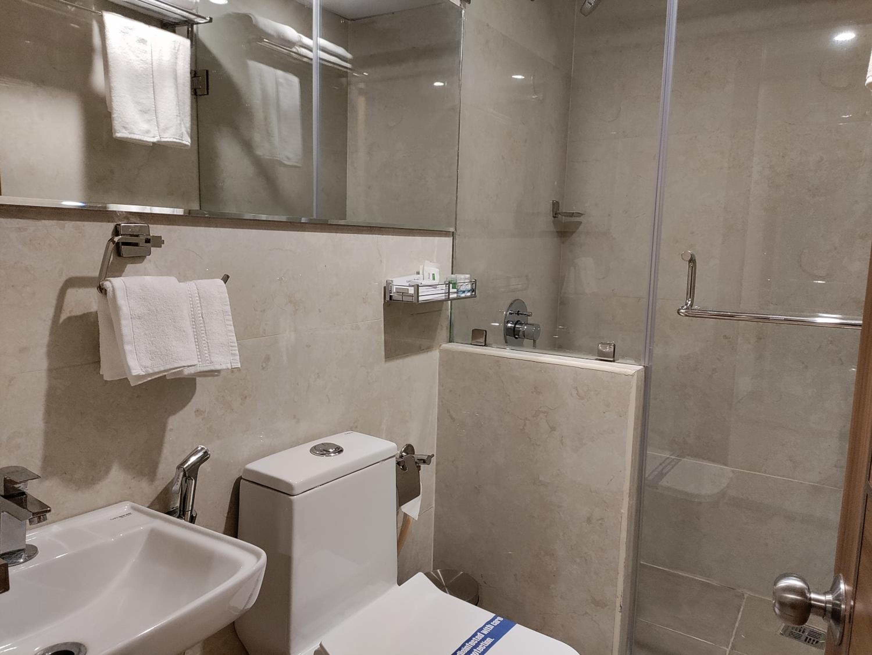 Zing Rooms by GuestHouse Suites view 5