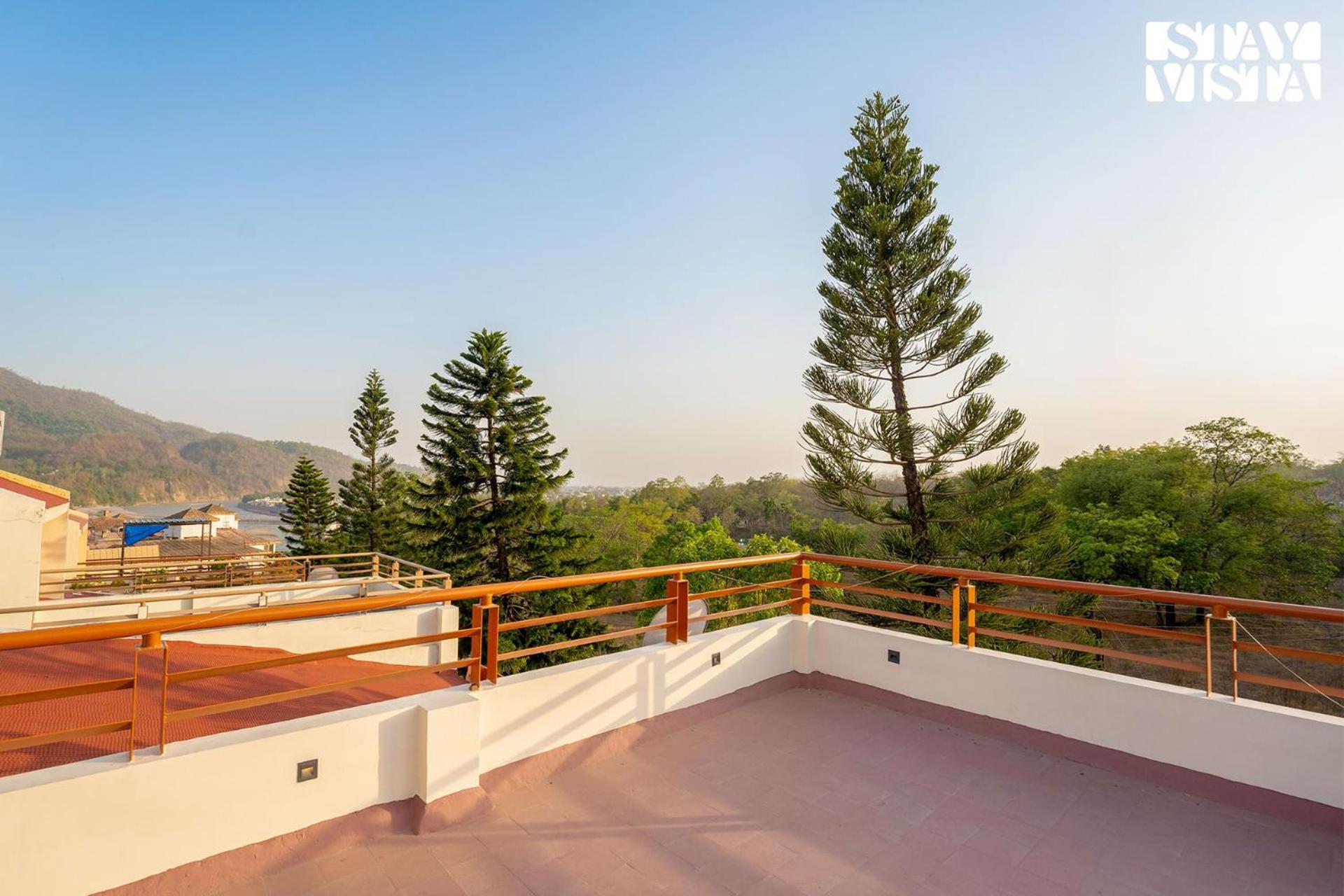 Ganga's Jewel - Breakfast Included at Rishikesh by StayVista view 5