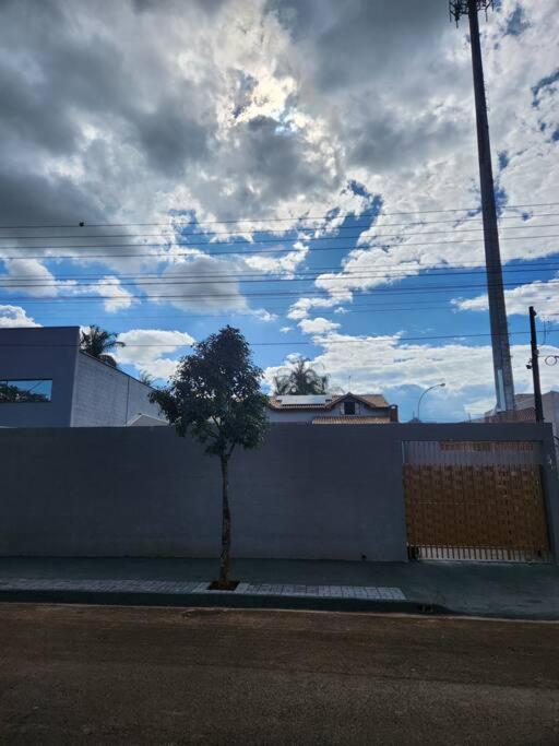 Casa grande com piscina Chácara do Dinho