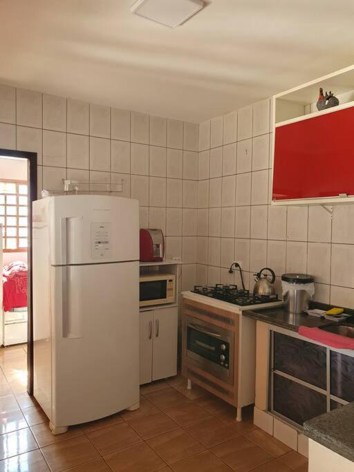 Casa grande com piscina Chácara do Dinho