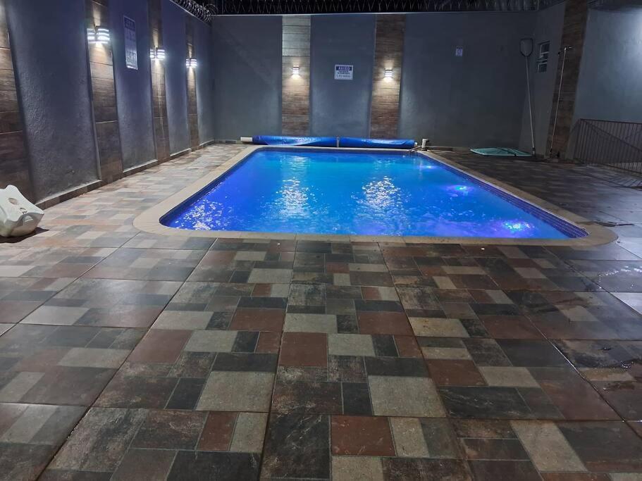 Casa grande com piscina Chácara do Dinho